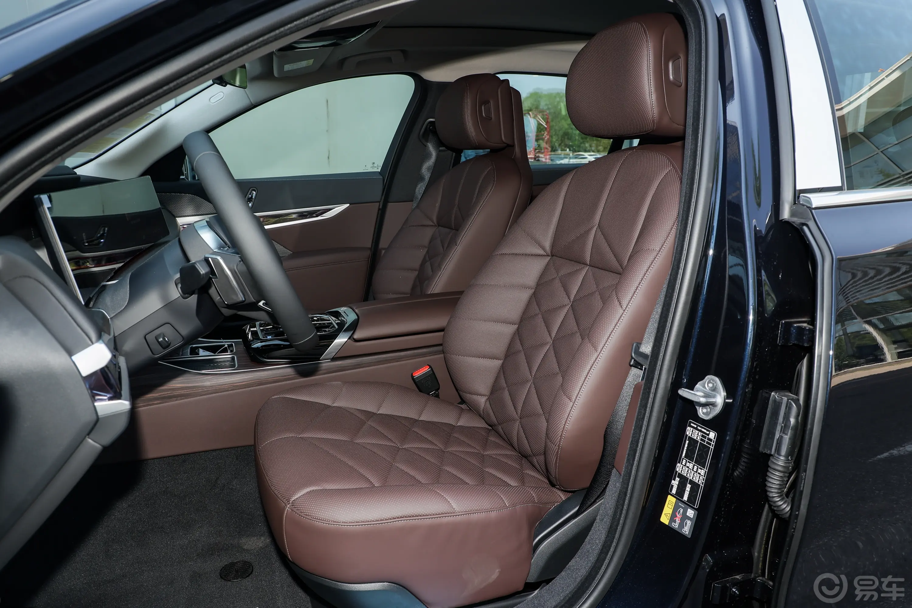 宝马i7eDrive50L 领先型 M运动套装驾驶员座椅
