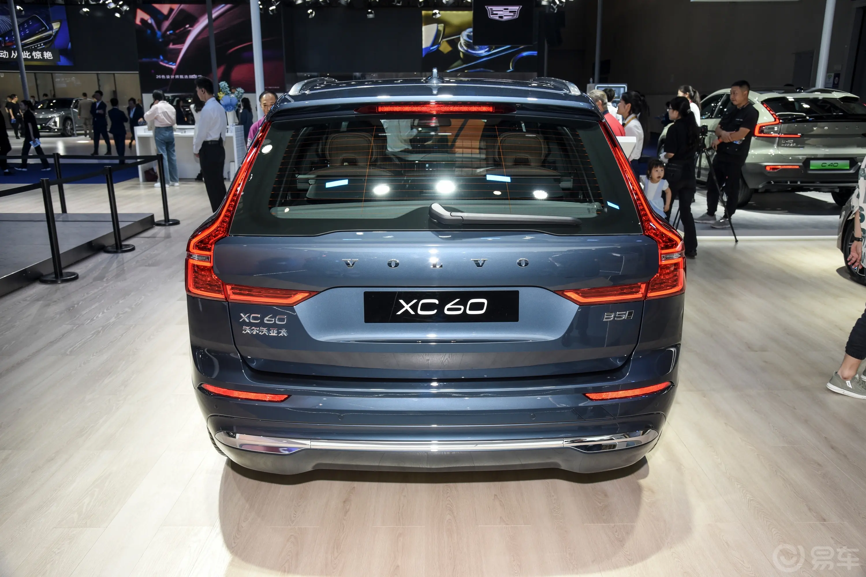 沃尔沃XC60B5 四驱智逸豪华版外观