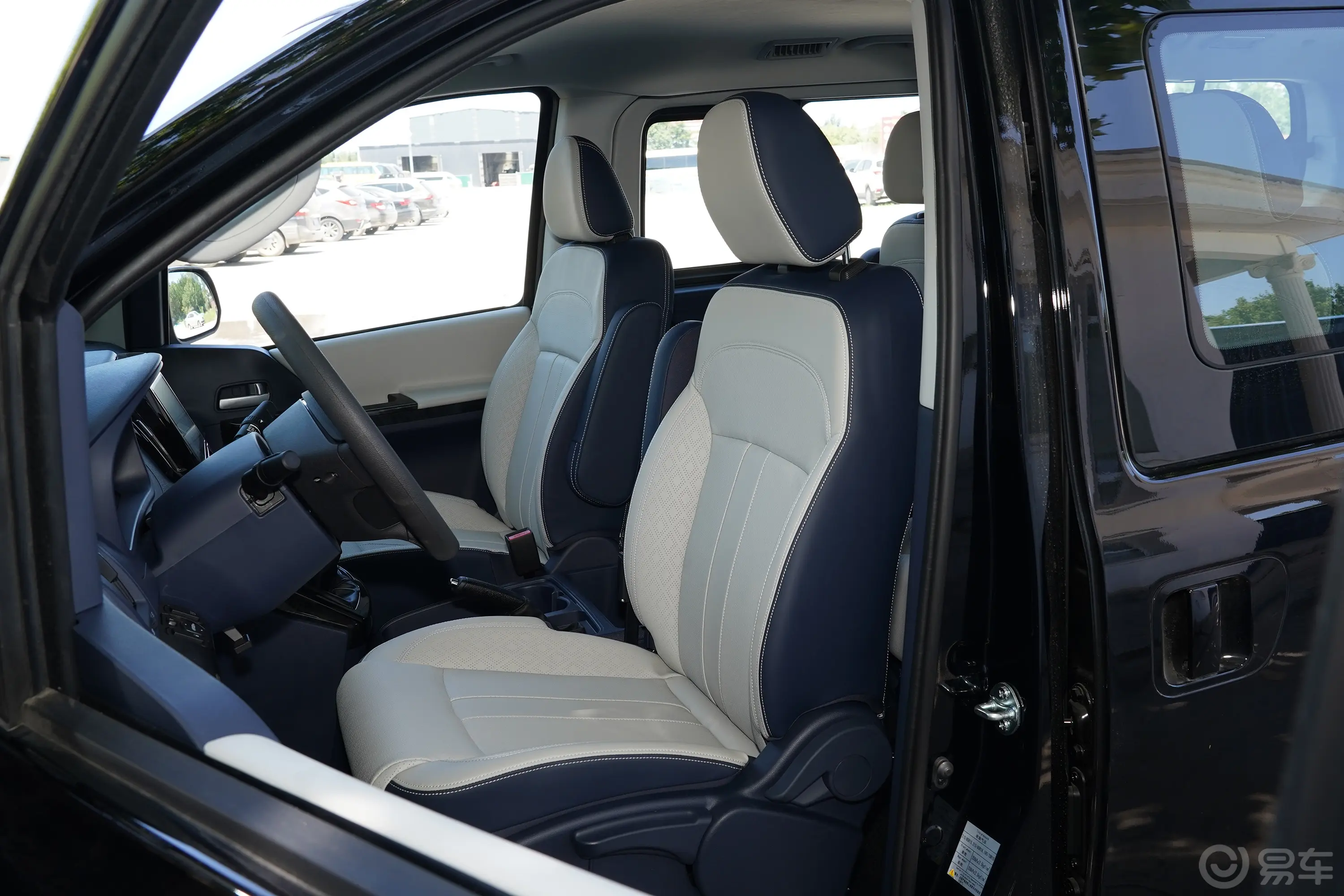 菱智PLUS1.5T 手动舒适型 9座驾驶员座椅