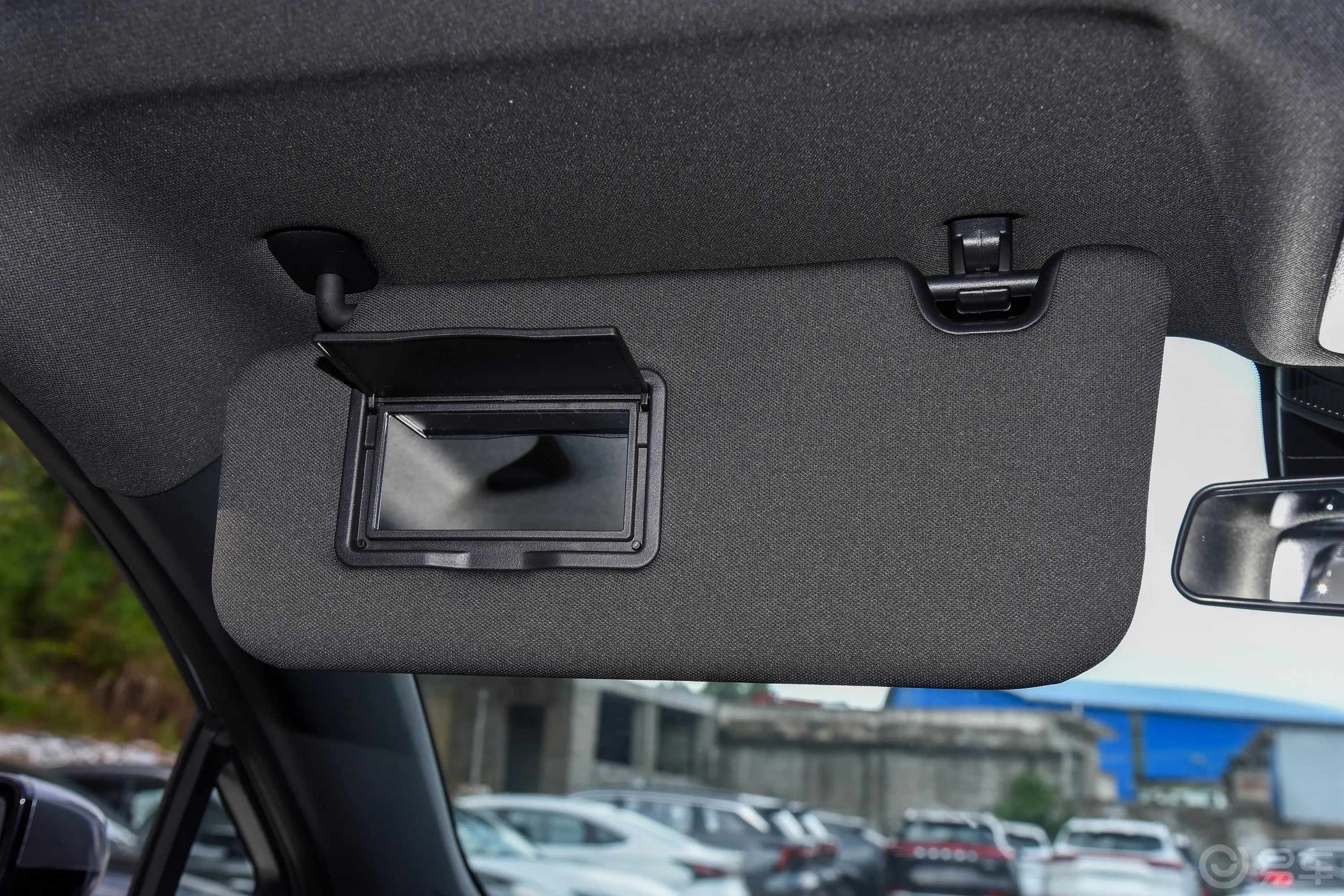 长安UNI-T第二代 1.5T 尊享型驾驶位遮阳板