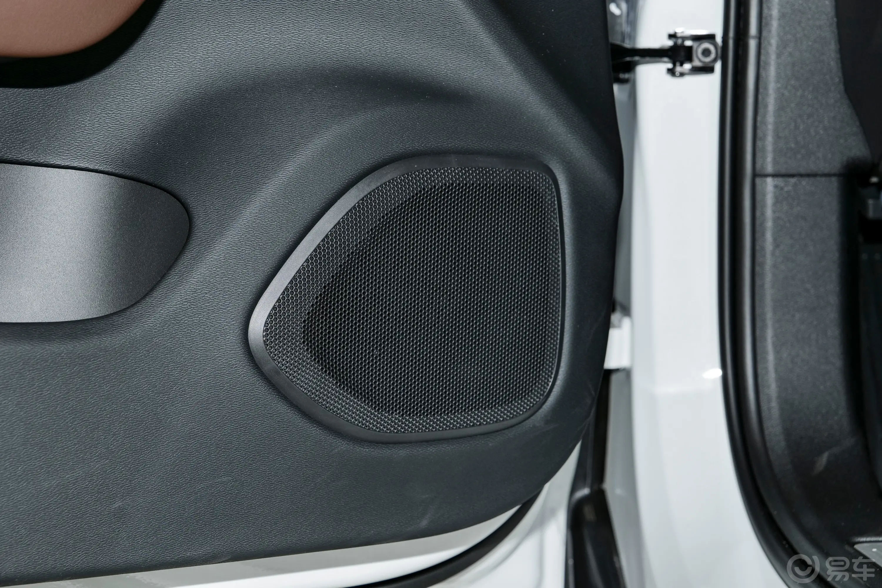 沃尔沃V60B5 自动智远豪华乐享版音响和品牌