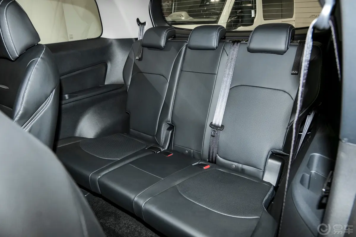 大通G50PLUS 幸福推荐款 1.5T 启航版第三排座椅