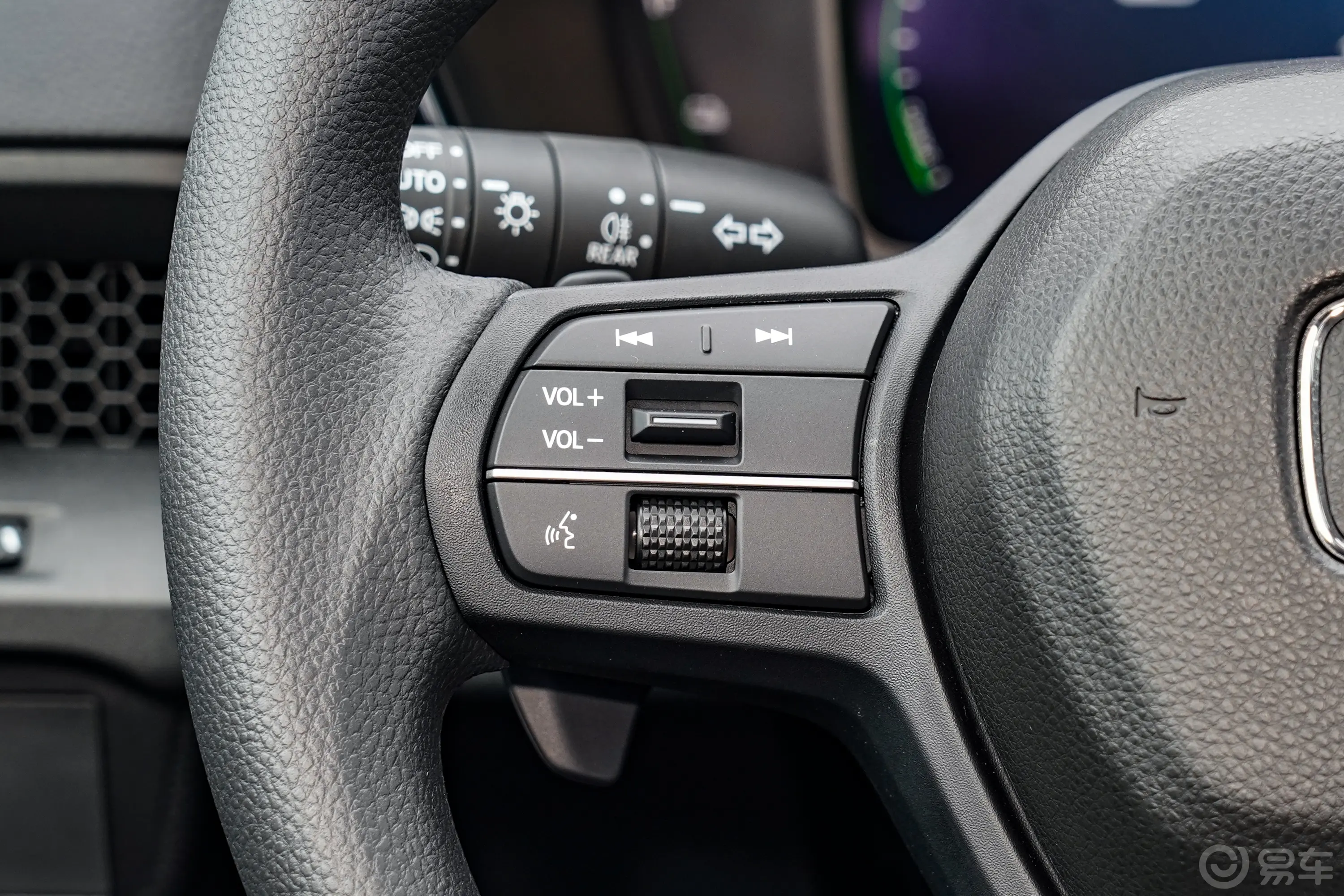 本田CR-V混动 2.0L 两驱智享版左侧方向盘功能按键