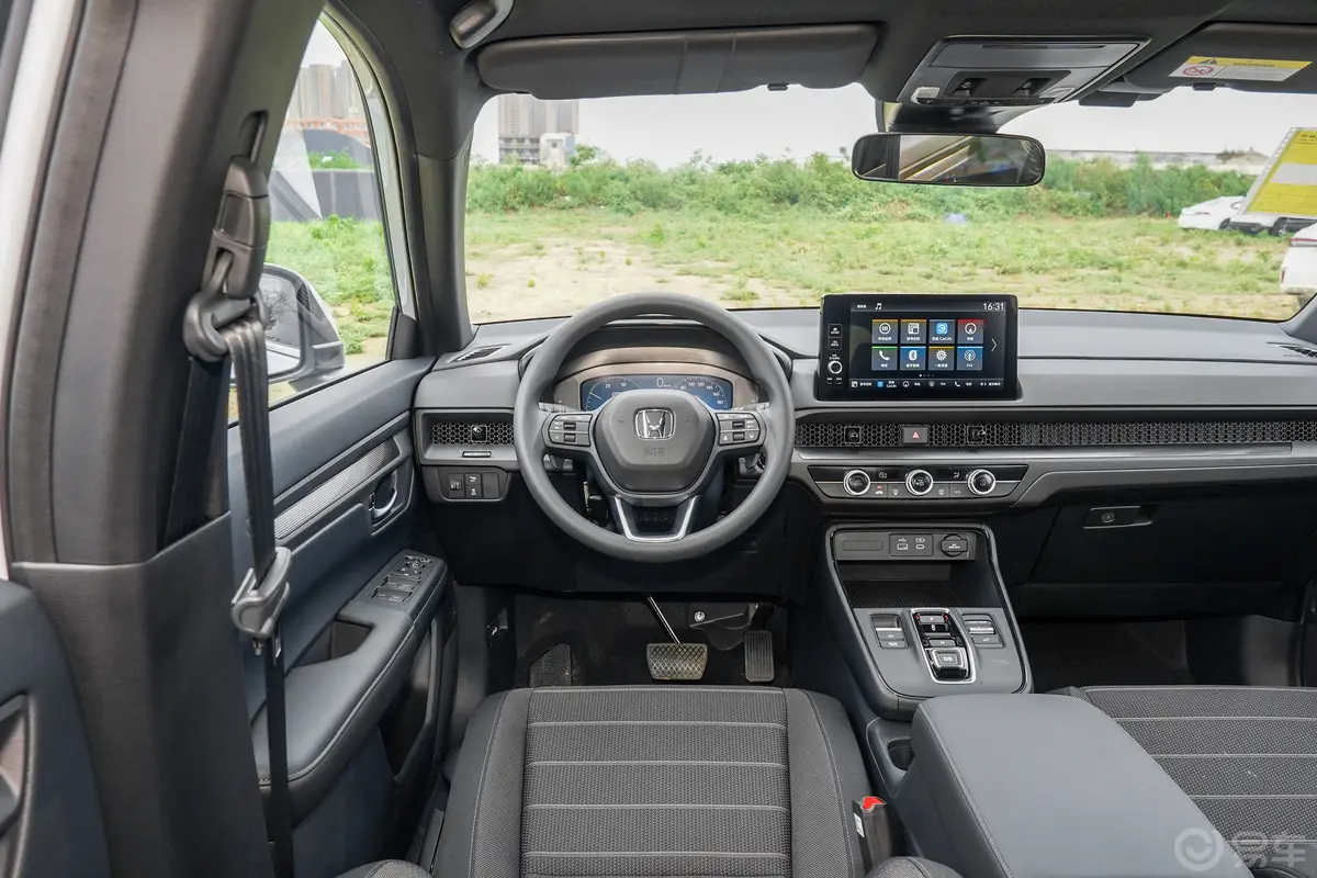 本田CR-V混动 2.0L 两驱智享版驾驶位区域