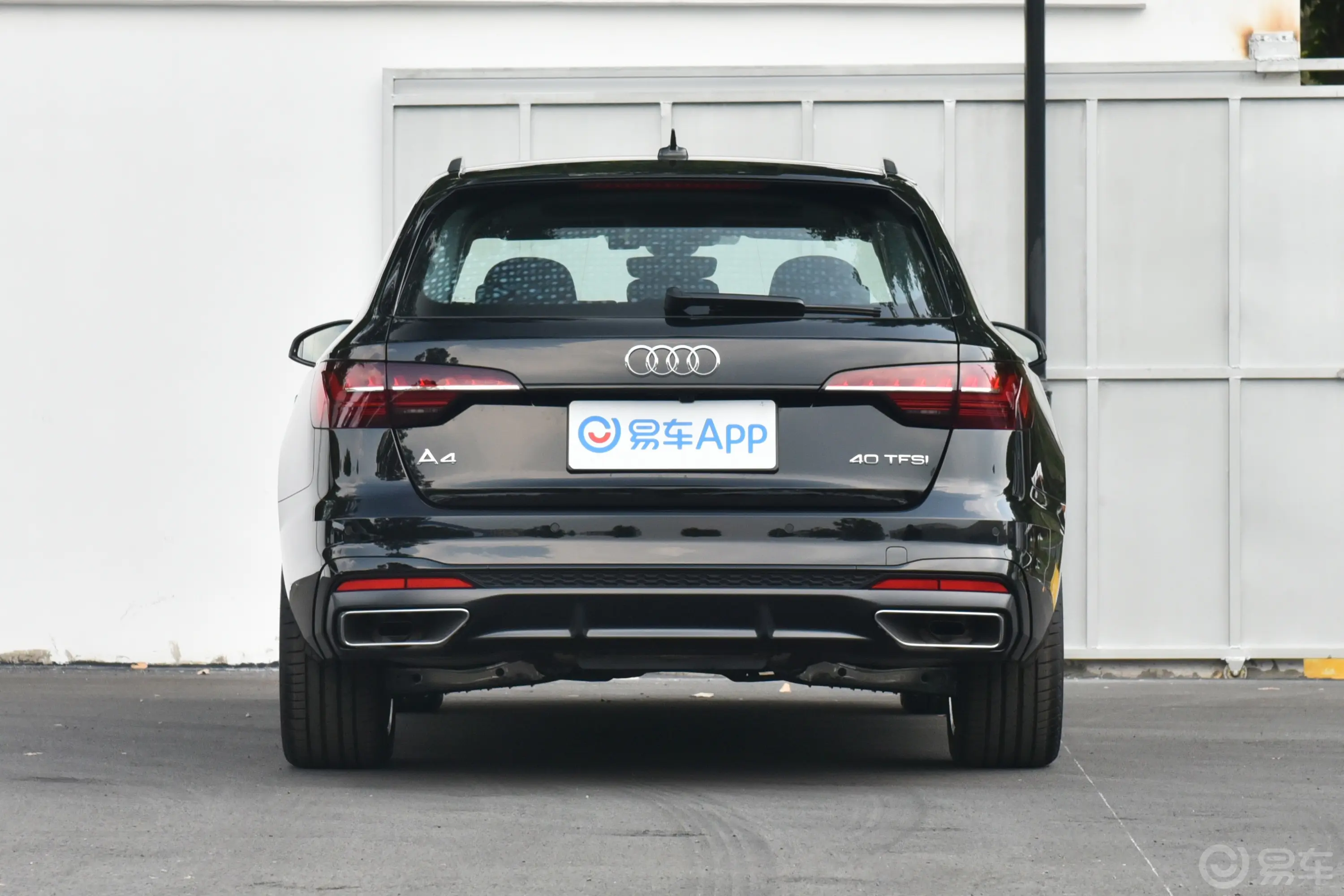 奥迪A4(进口)Avant 40 TFSI 大探险家型正后水平