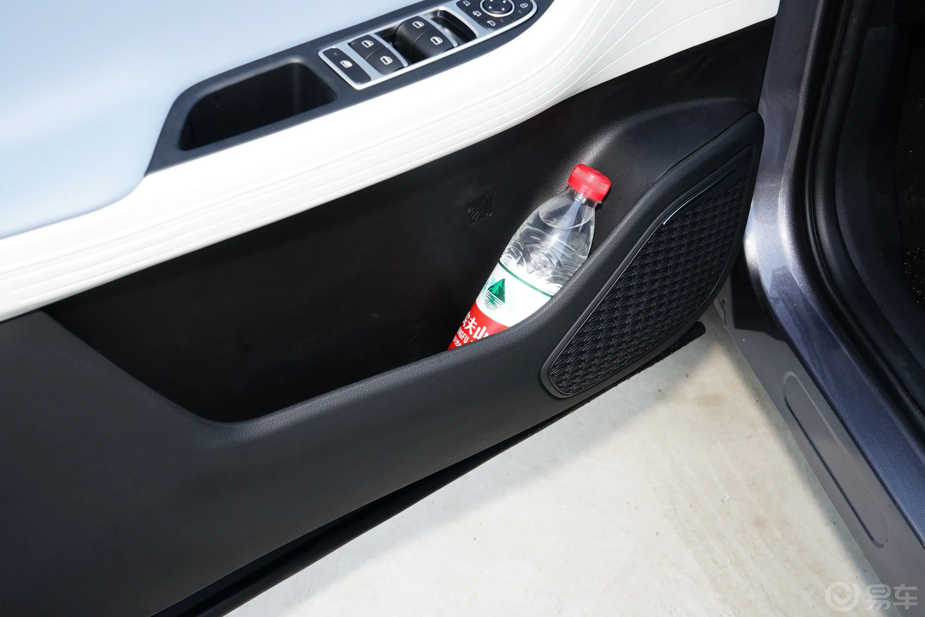 欧萌达1.5T CVT新潮PRO版主驾驶位