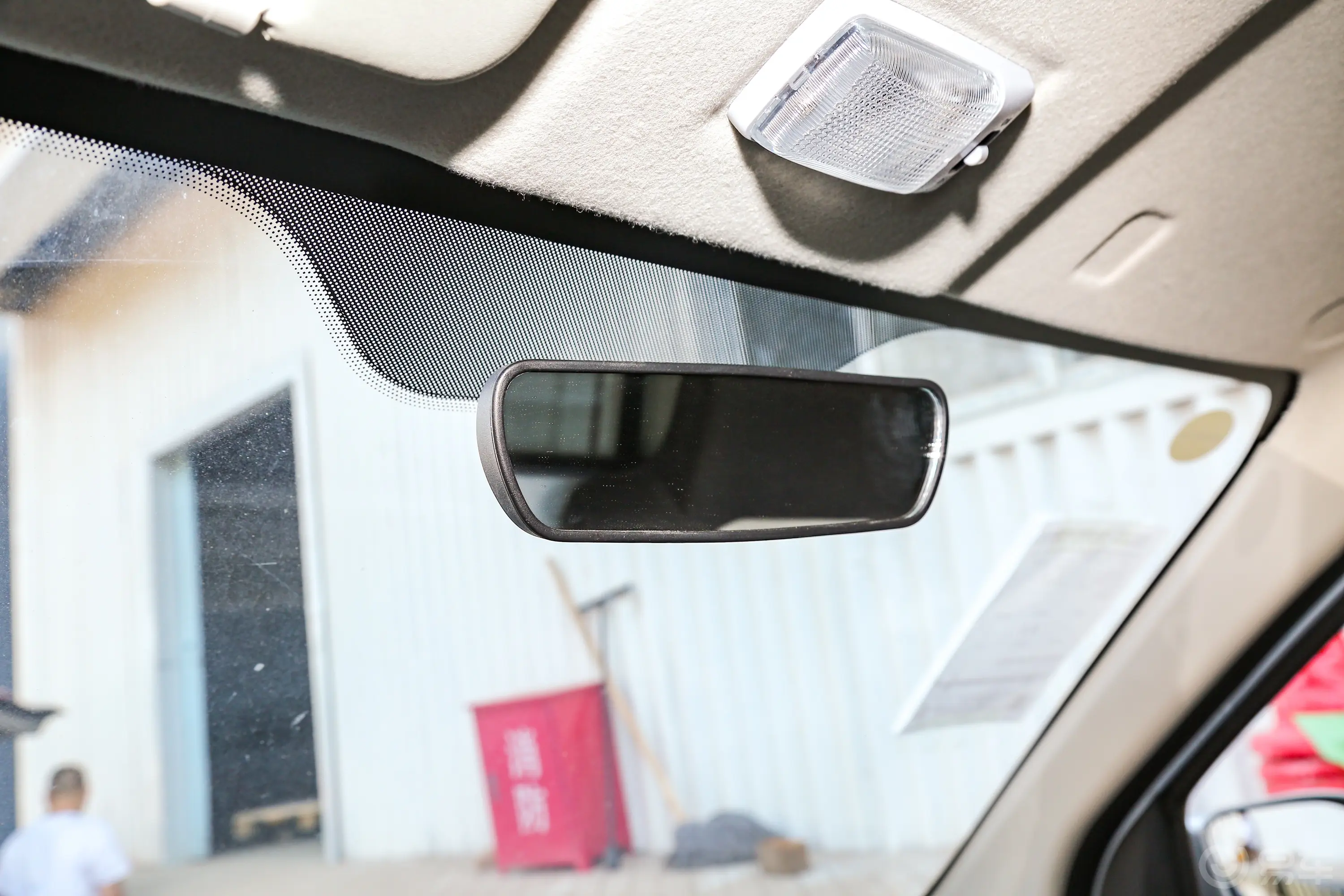 长安星卡1.5L 单排3.06米钢板厢货舒适型内后视镜
