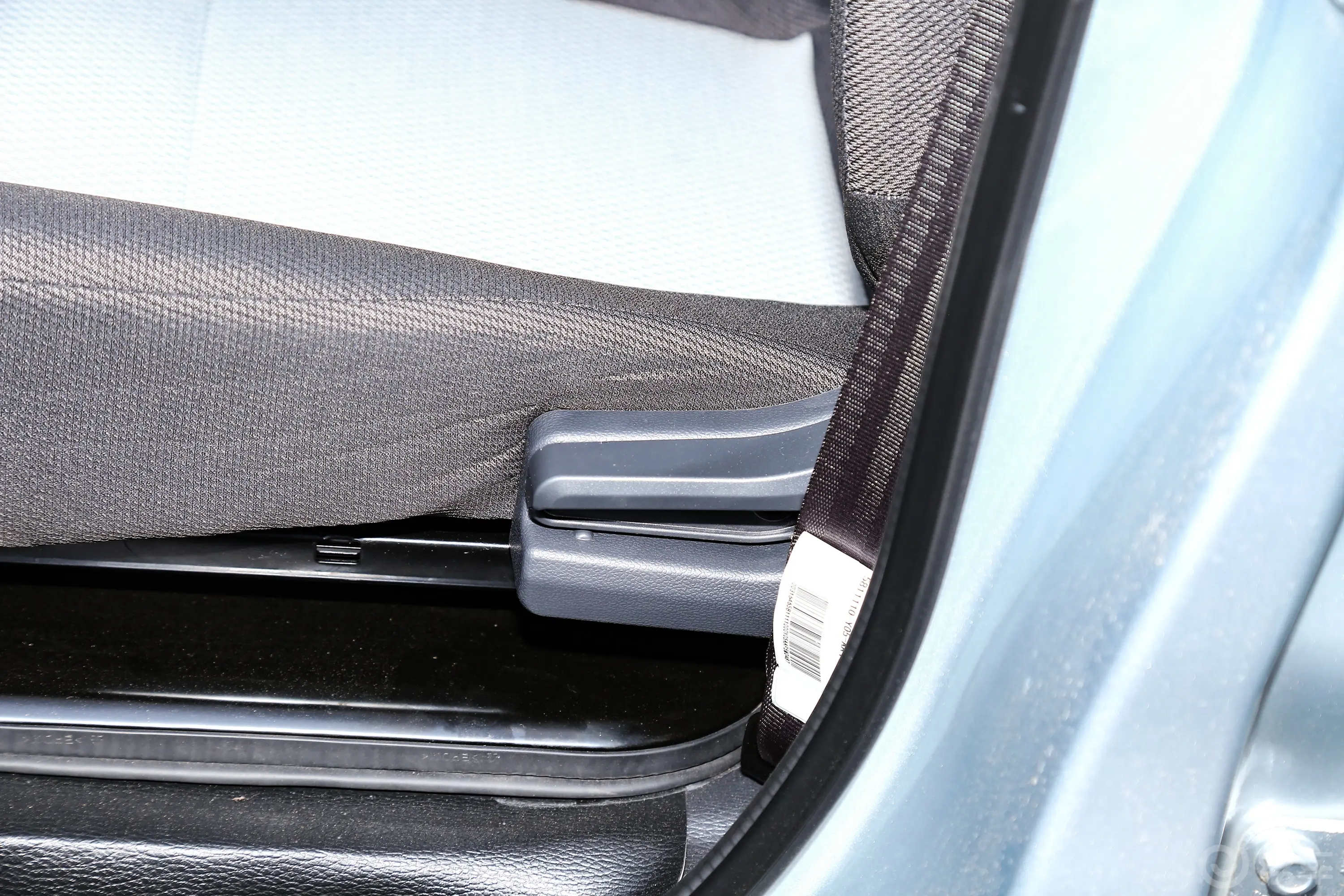长安星卡1.5L 双排2.55米载货汽车舒适型主驾座椅调节