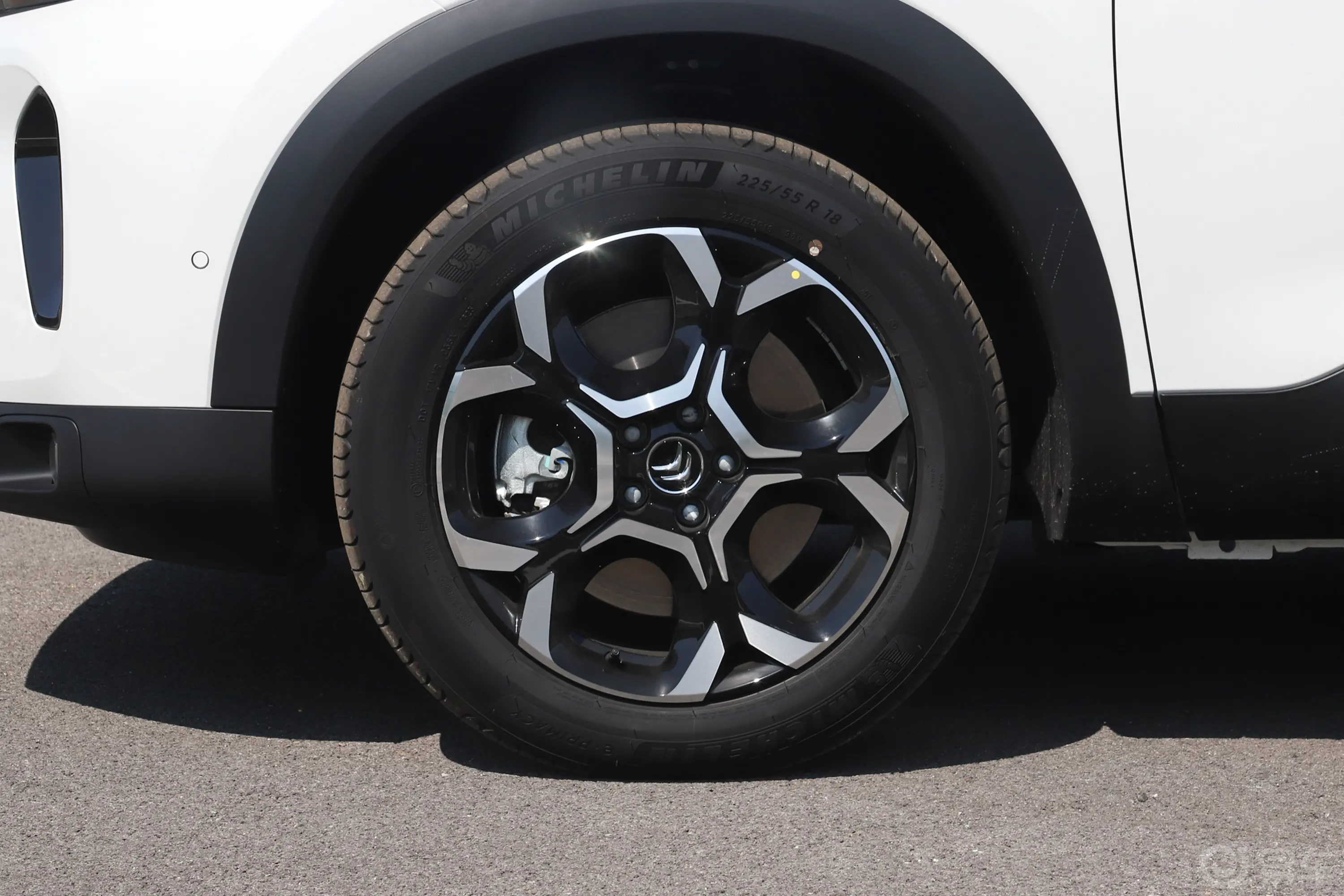 天逸 C5 AIRCROSS400THP 纵擎版前轮毂造型