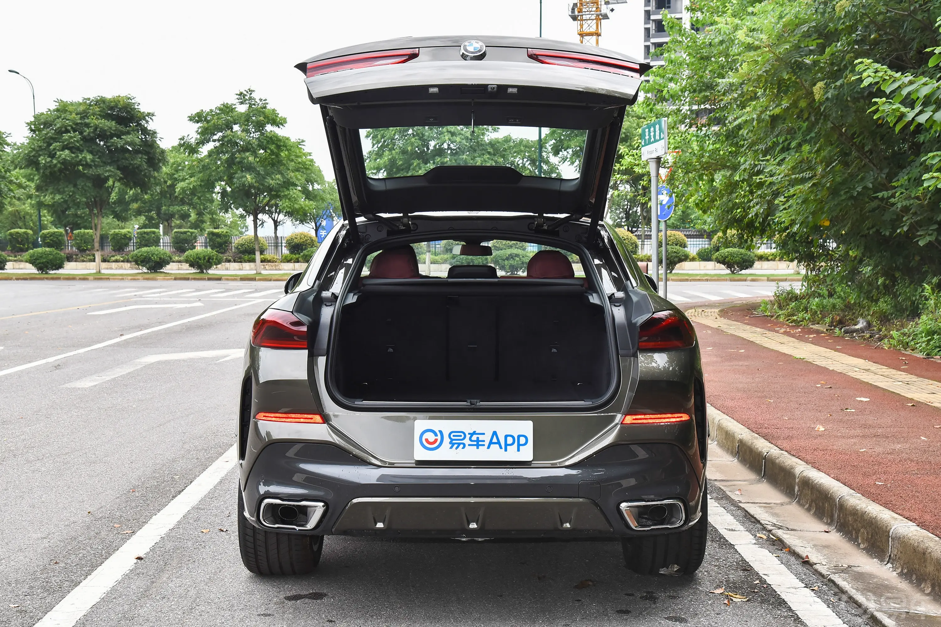 宝马X6改款 xDrive30i M运动套装后备厢