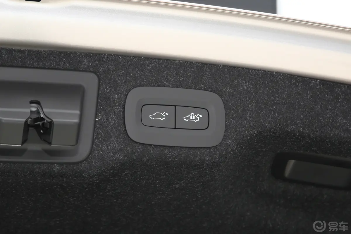 沃尔沃S90 RECHARGET8 80km 长续航智雅豪华版电动尾门按键（手动扶手）