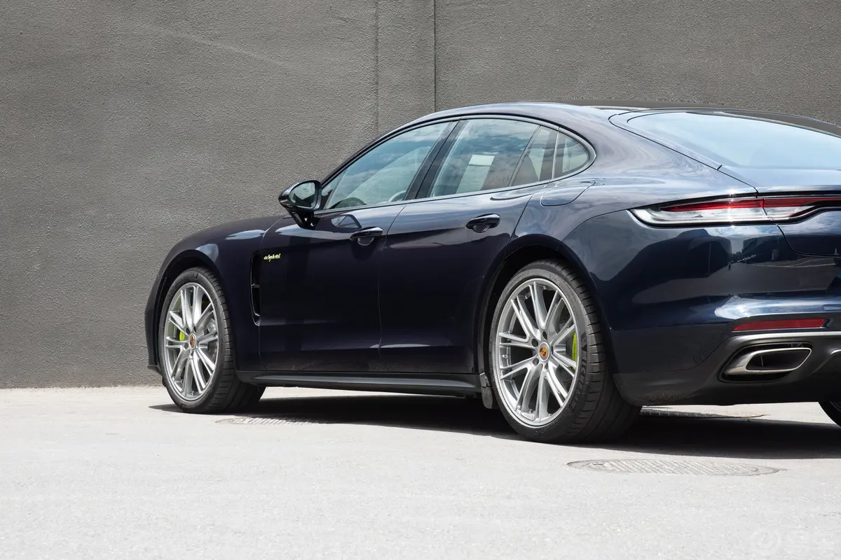 Panamera E-Hybrid改款 Panamera 4 铂金版 2.9T外观细节