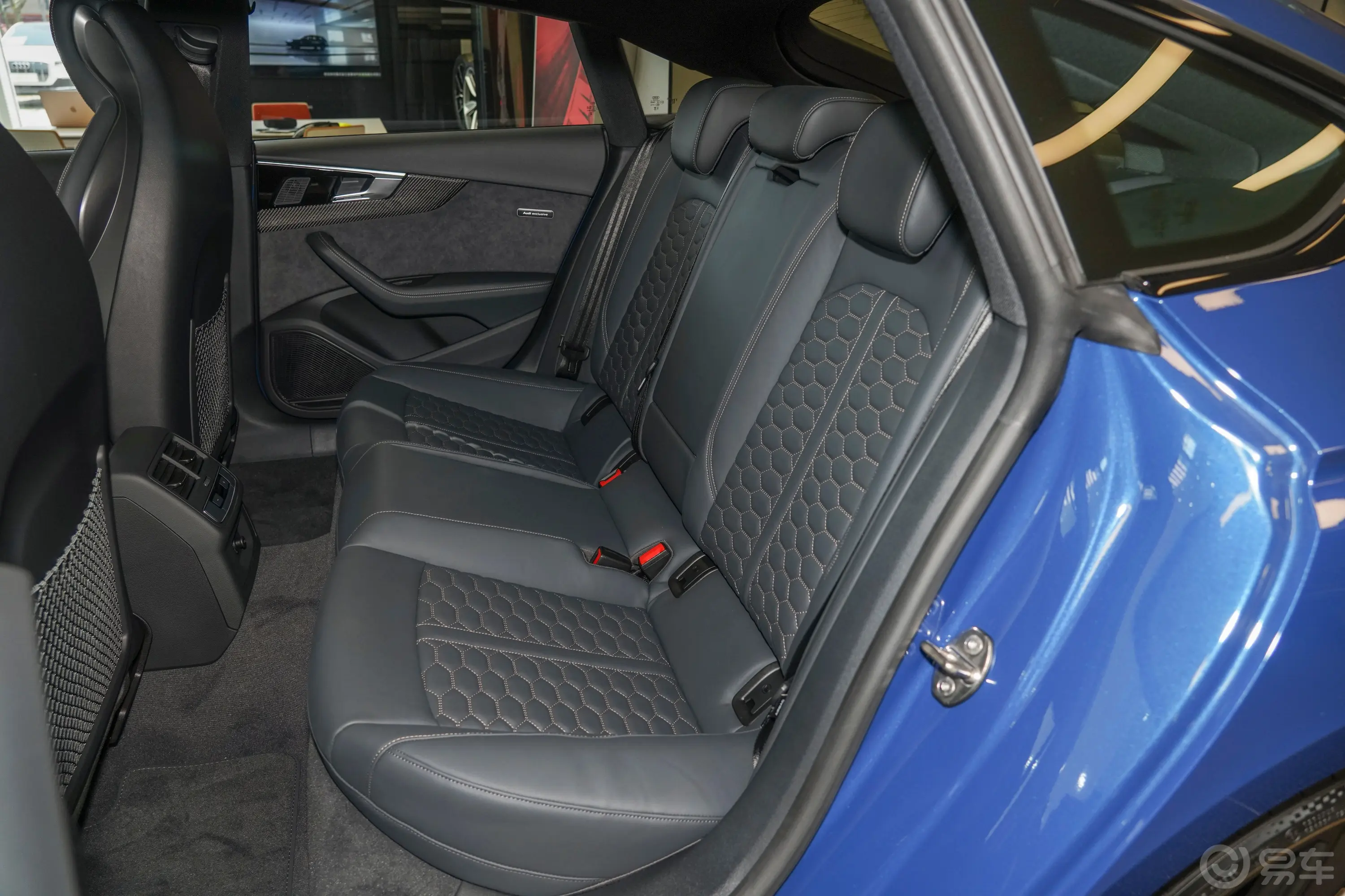 奥迪RS 52.9T Sportback 暗金版后排座椅
