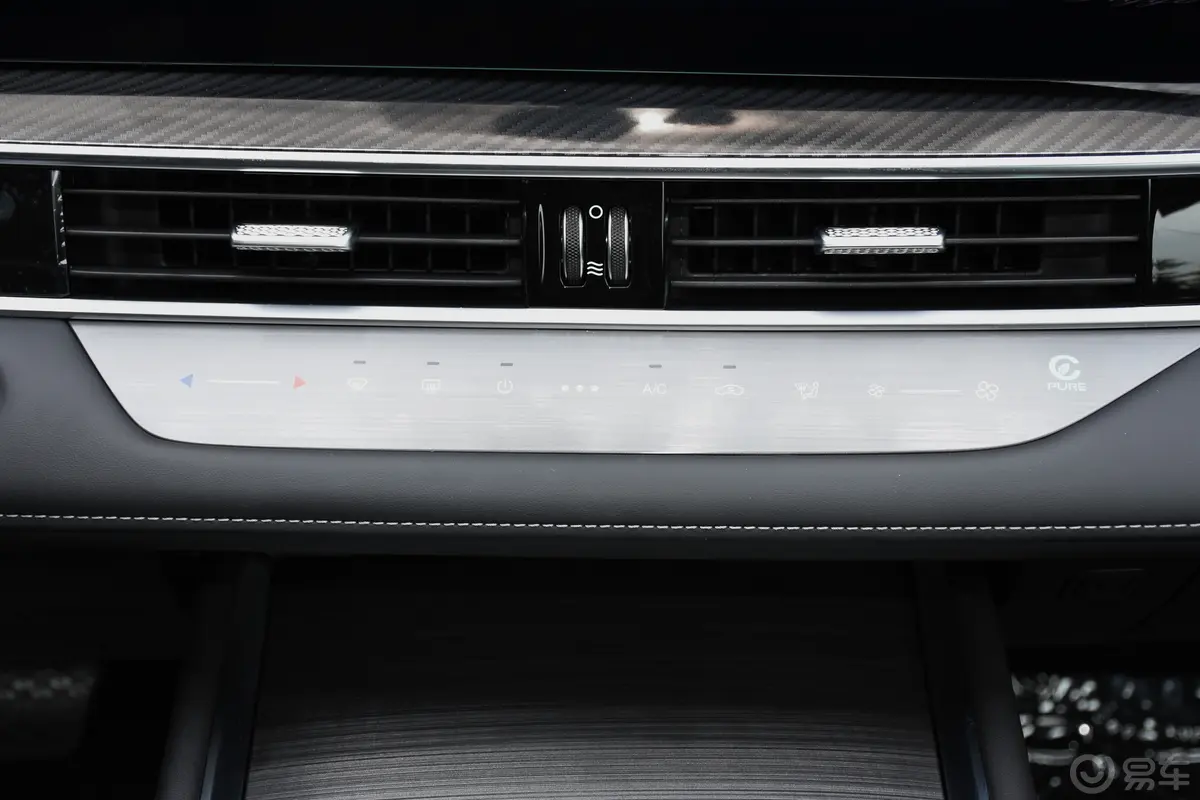 瑞虎7 PLUS冠军版 1.5T CVT豪华型空调