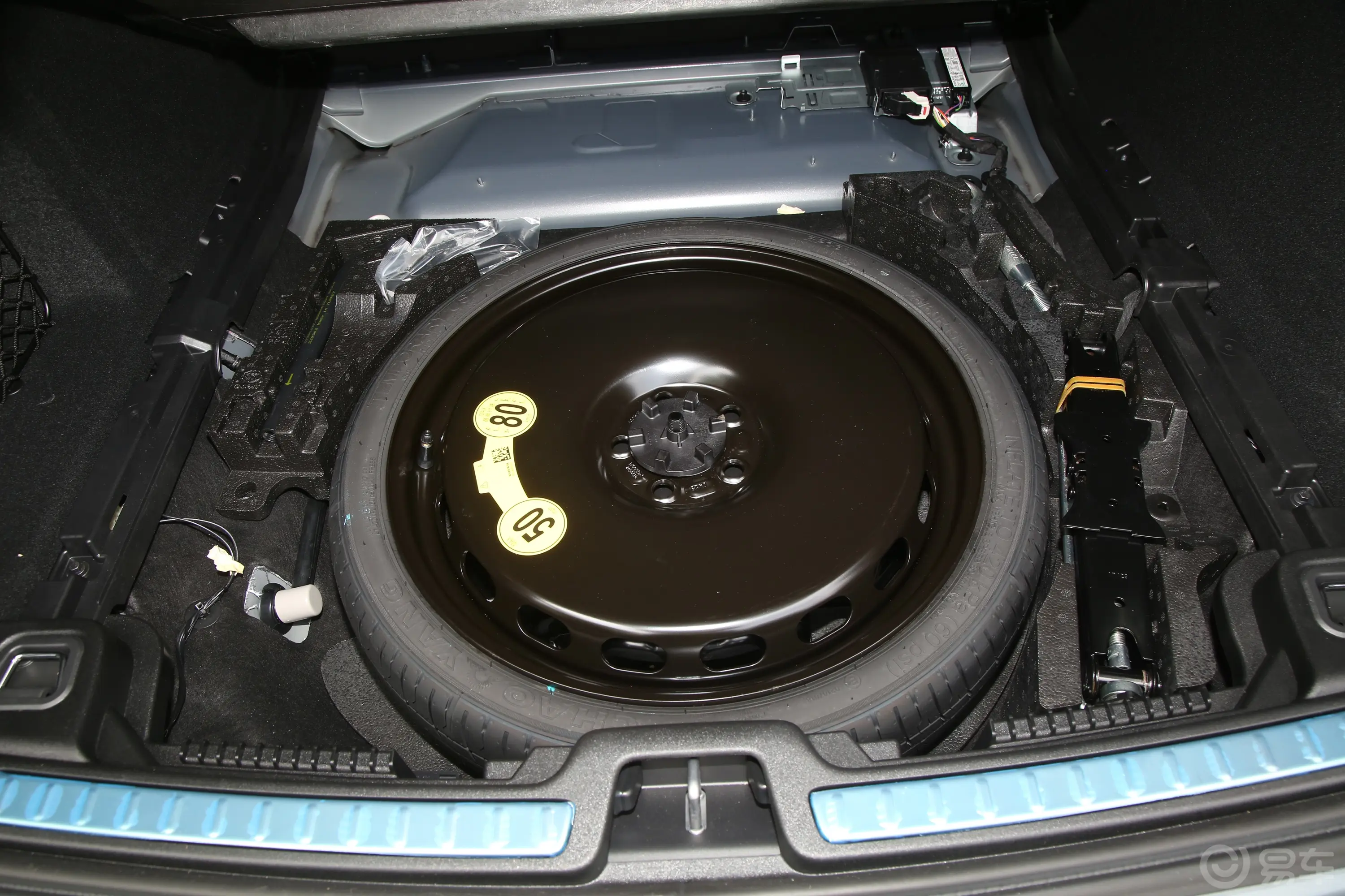沃尔沃V60B5 自动智远运动版备胎