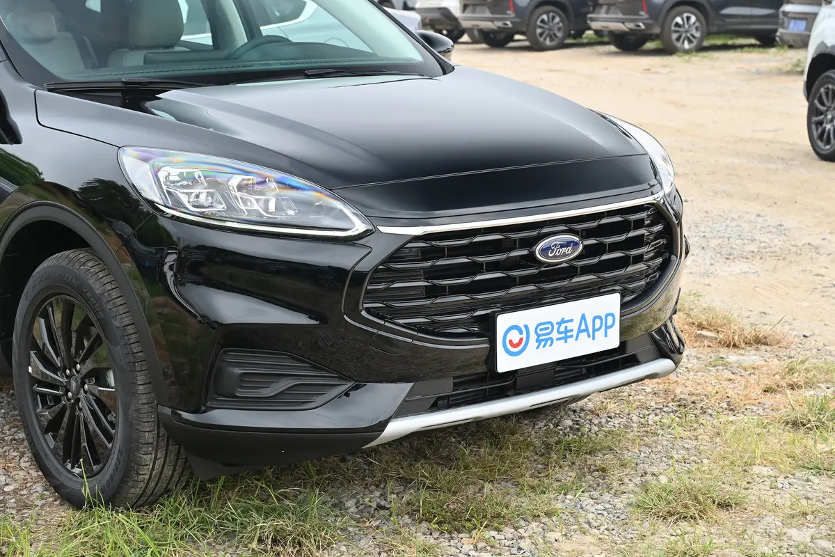 锐际EcoBoost 245 两驱耀享款前格栅侧俯拍