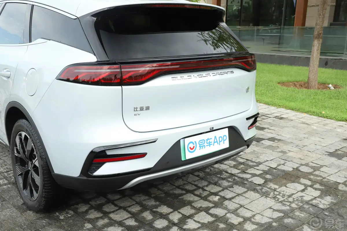 唐新能源EV 冠军版 730km 前驱尊享型 7座车后雷达