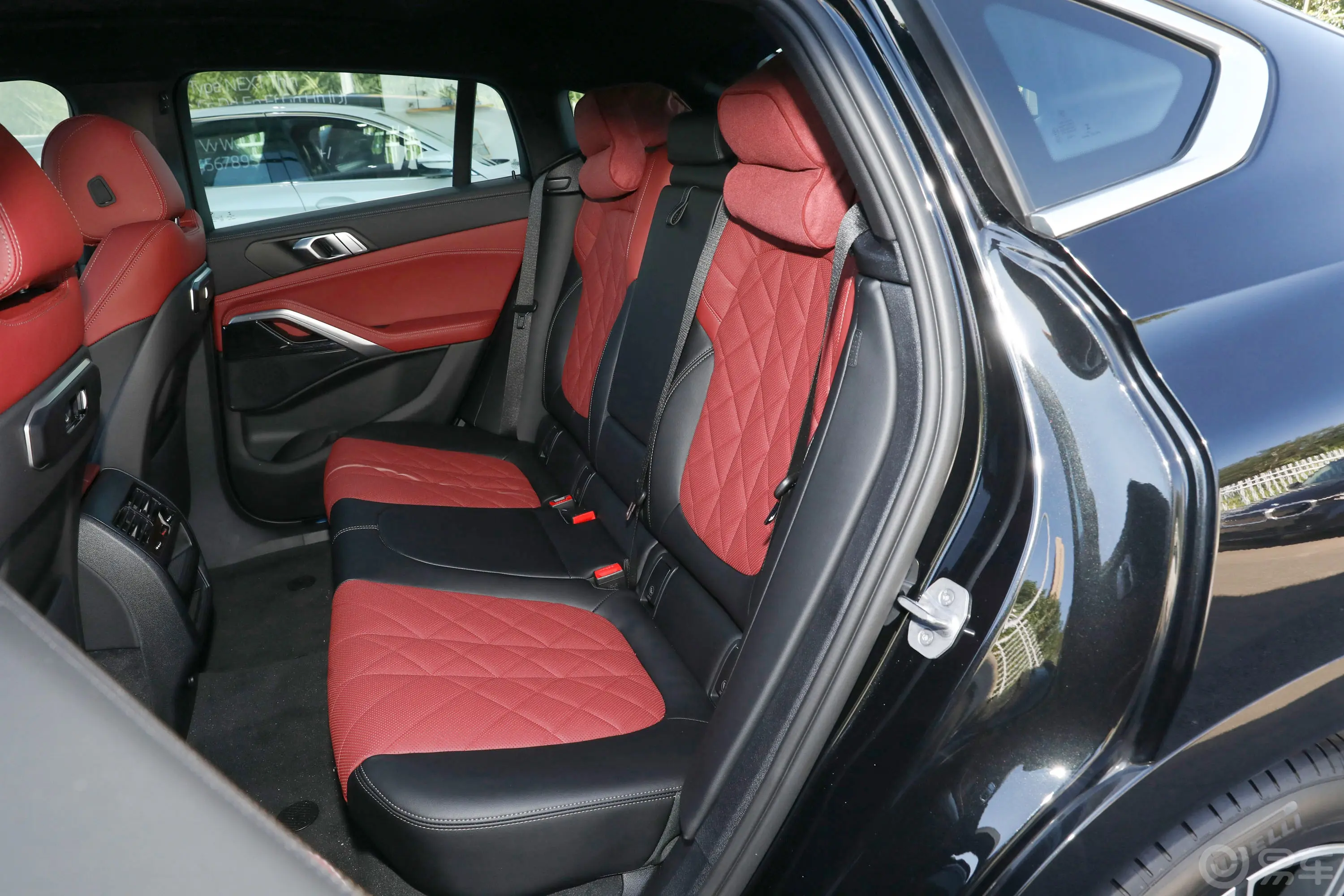 宝马X6改款 xDrive30i M运动套装后排座椅