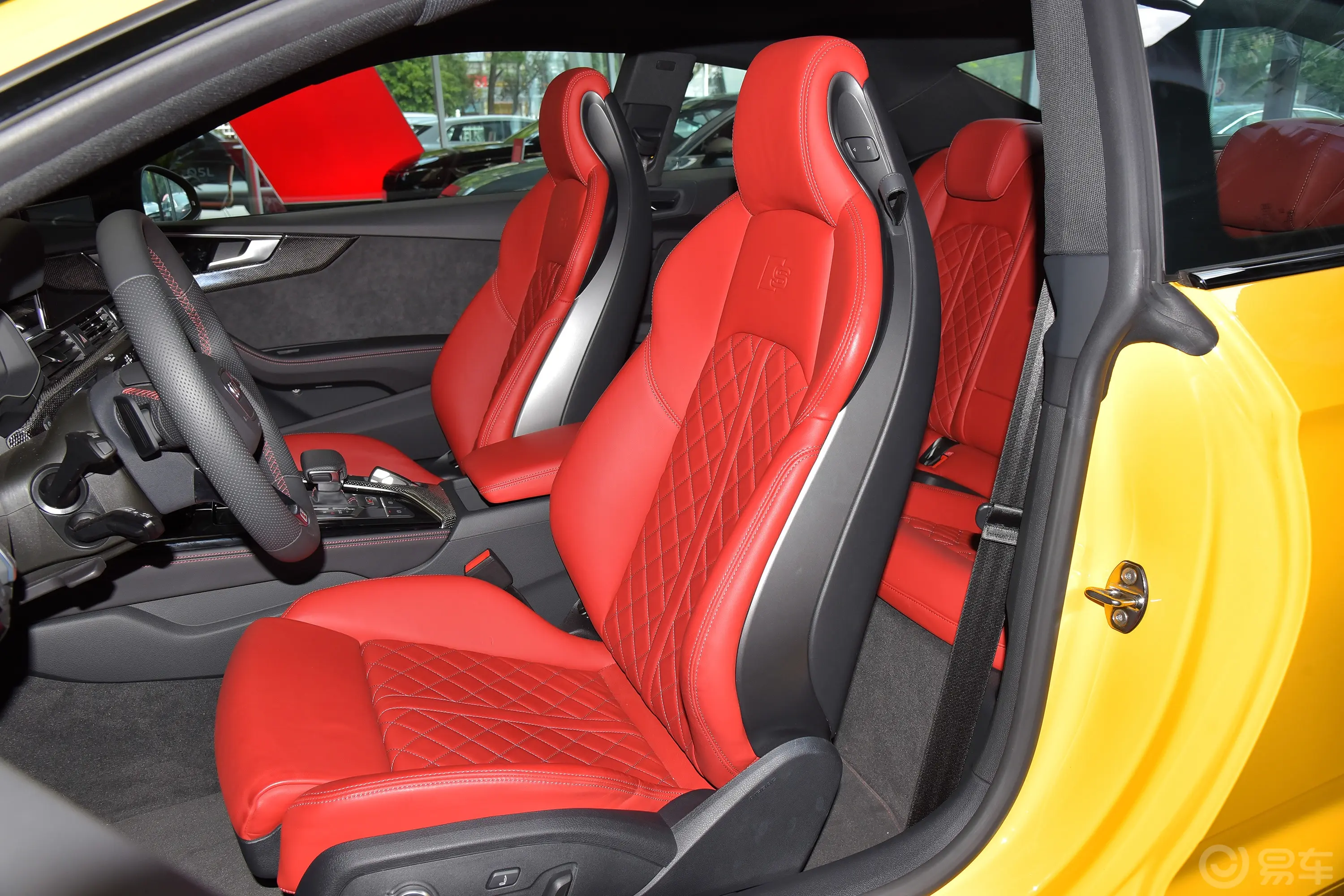 奥迪S53.0T Coupe驾驶员座椅