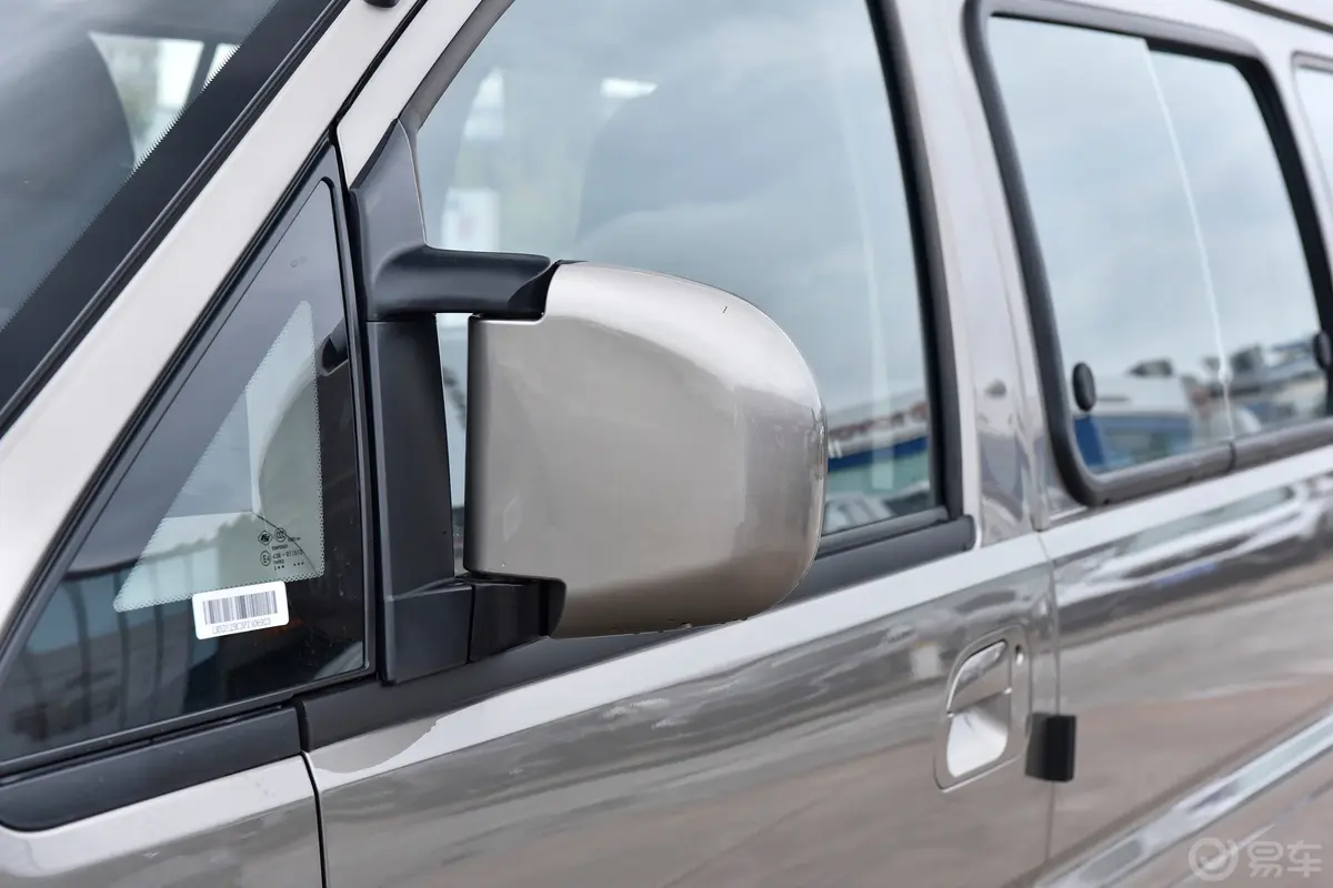 菱智M5 EV客运版 401km 标准型 9座主驾驶后视镜背面