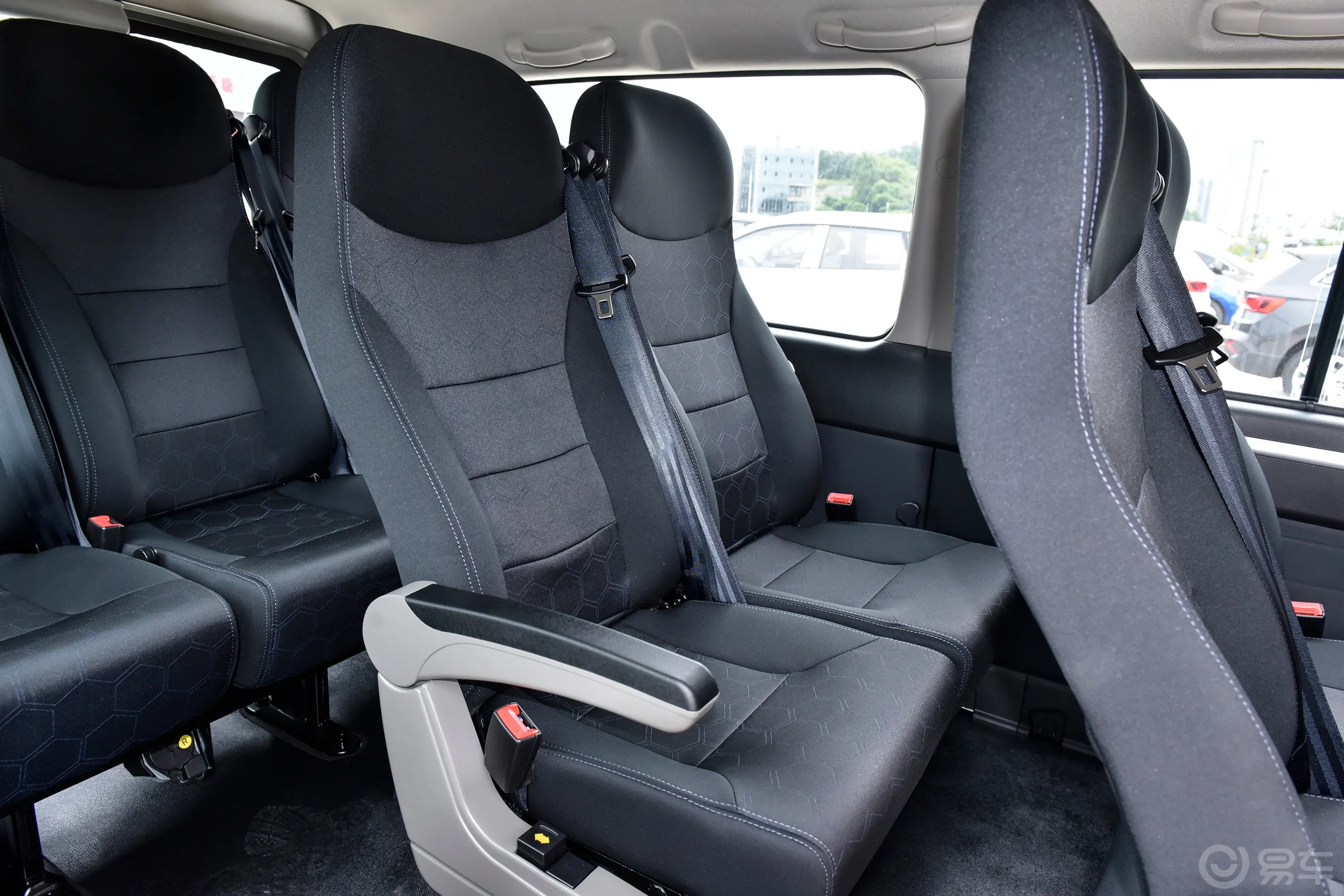 菱智M5 EV客运版 401km 标准型 9座第三排座椅