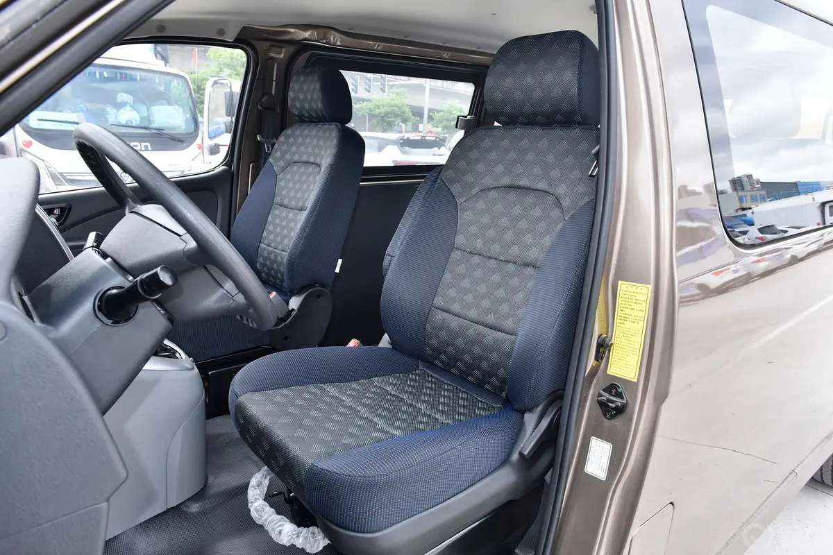 风景G5商运版 2.0L 手动明窗 5/6座 汽油驾驶员座椅