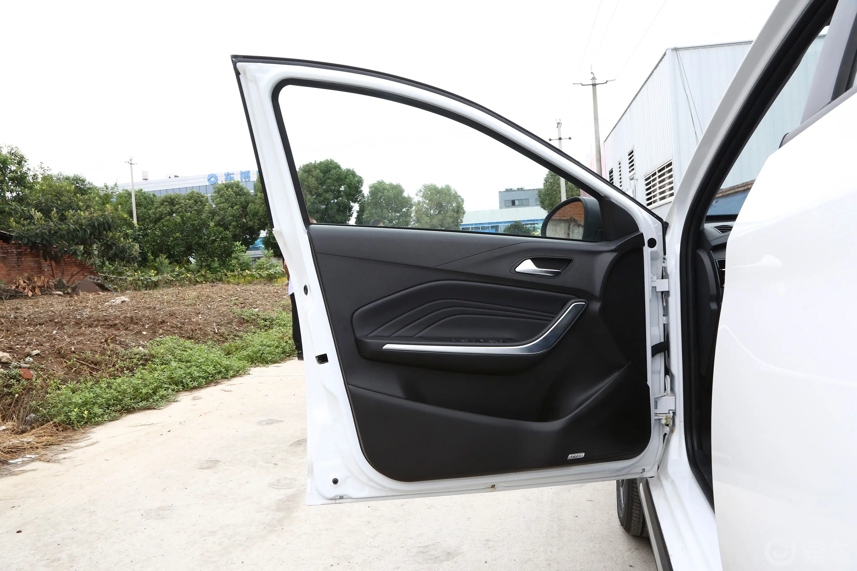 瑞虎3x改款 1.5L 手动电商版驾驶员侧前车门
