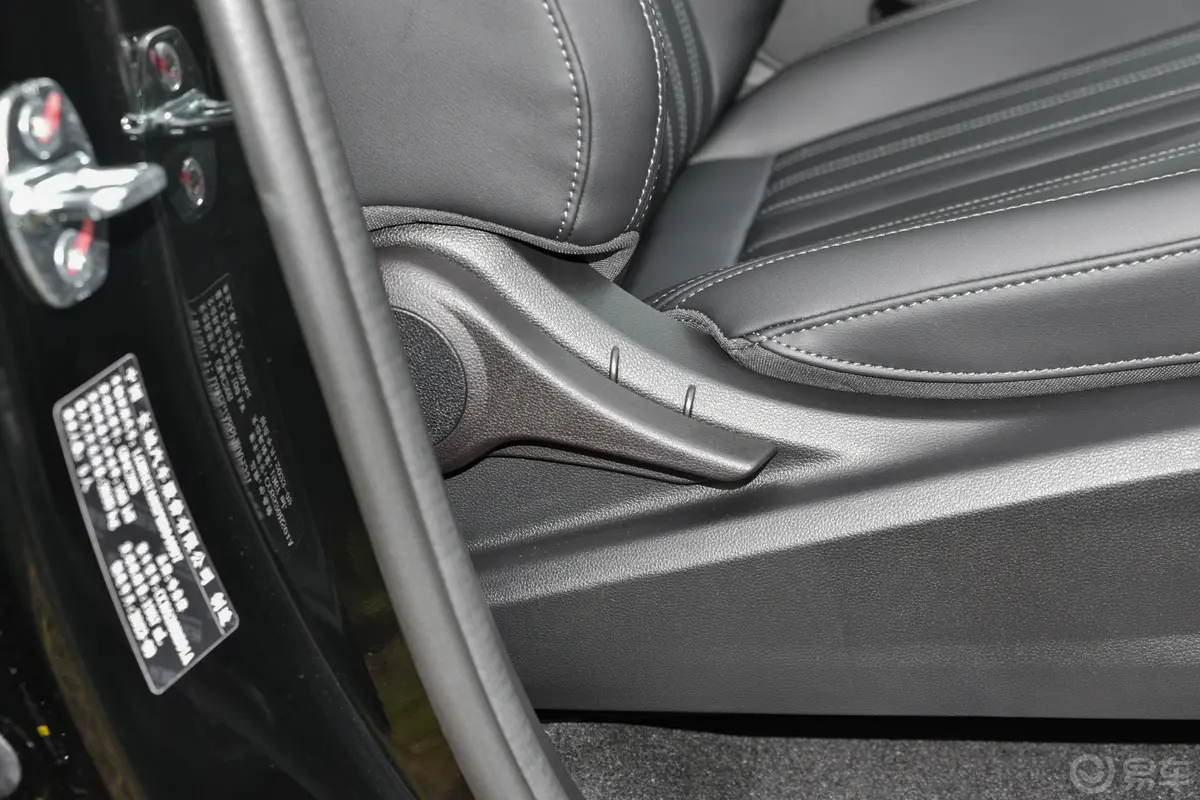 哈弗H52.0T 自动两驱领创版 汽油副驾座椅调节