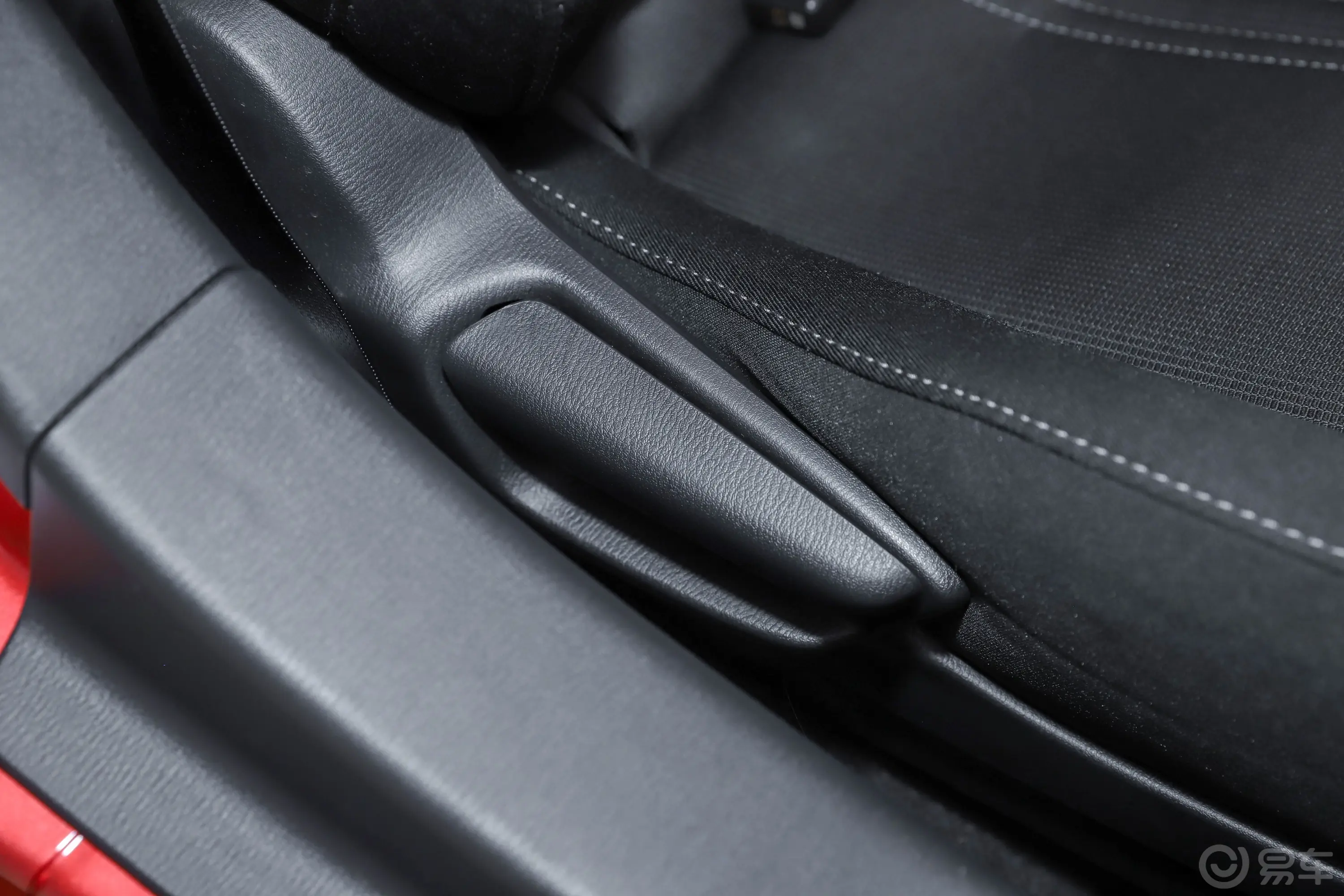 马自达MX-5MIATA SPORT 手动 软顶敞篷版副驾座椅调节