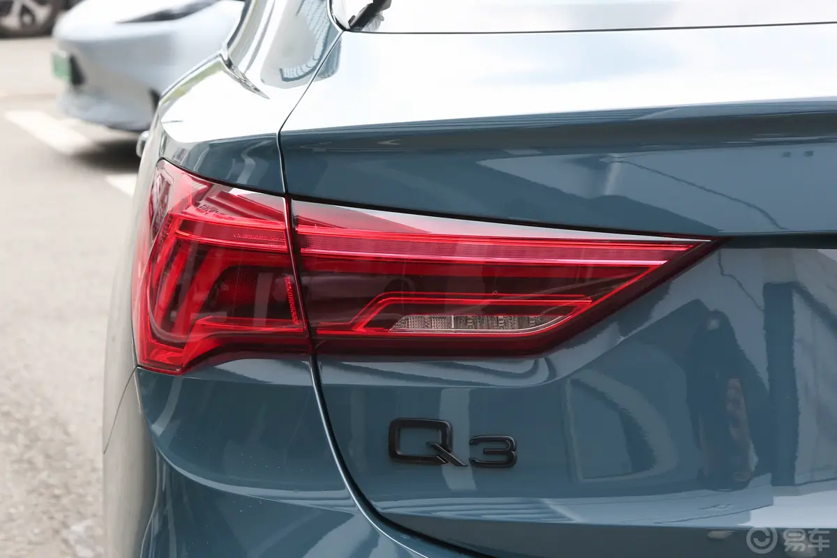 奥迪Q3 Sportback45 TFSI quattro 时尚型外观灯组