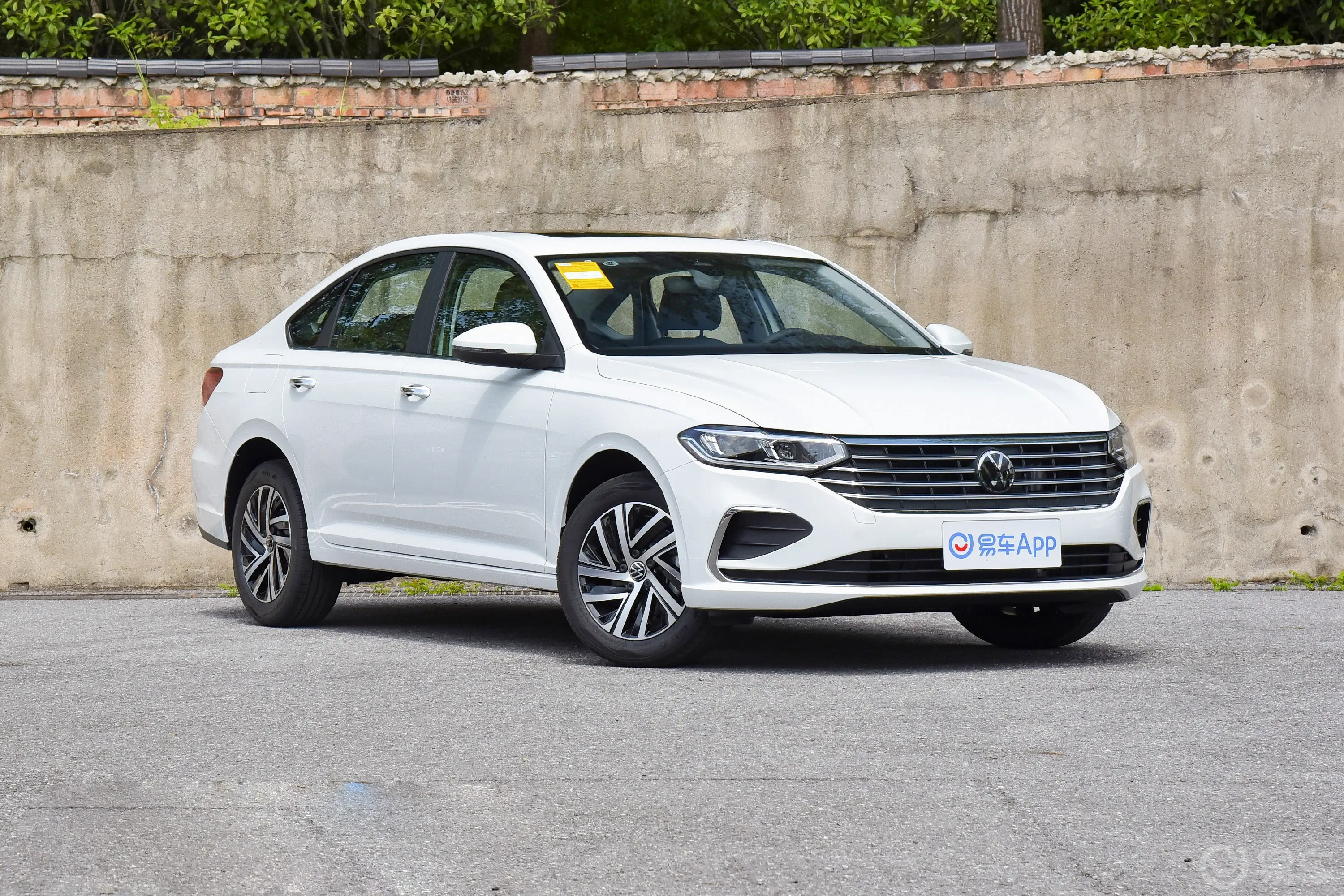 朗逸300TSI 双离合满逸版前轮毂造型