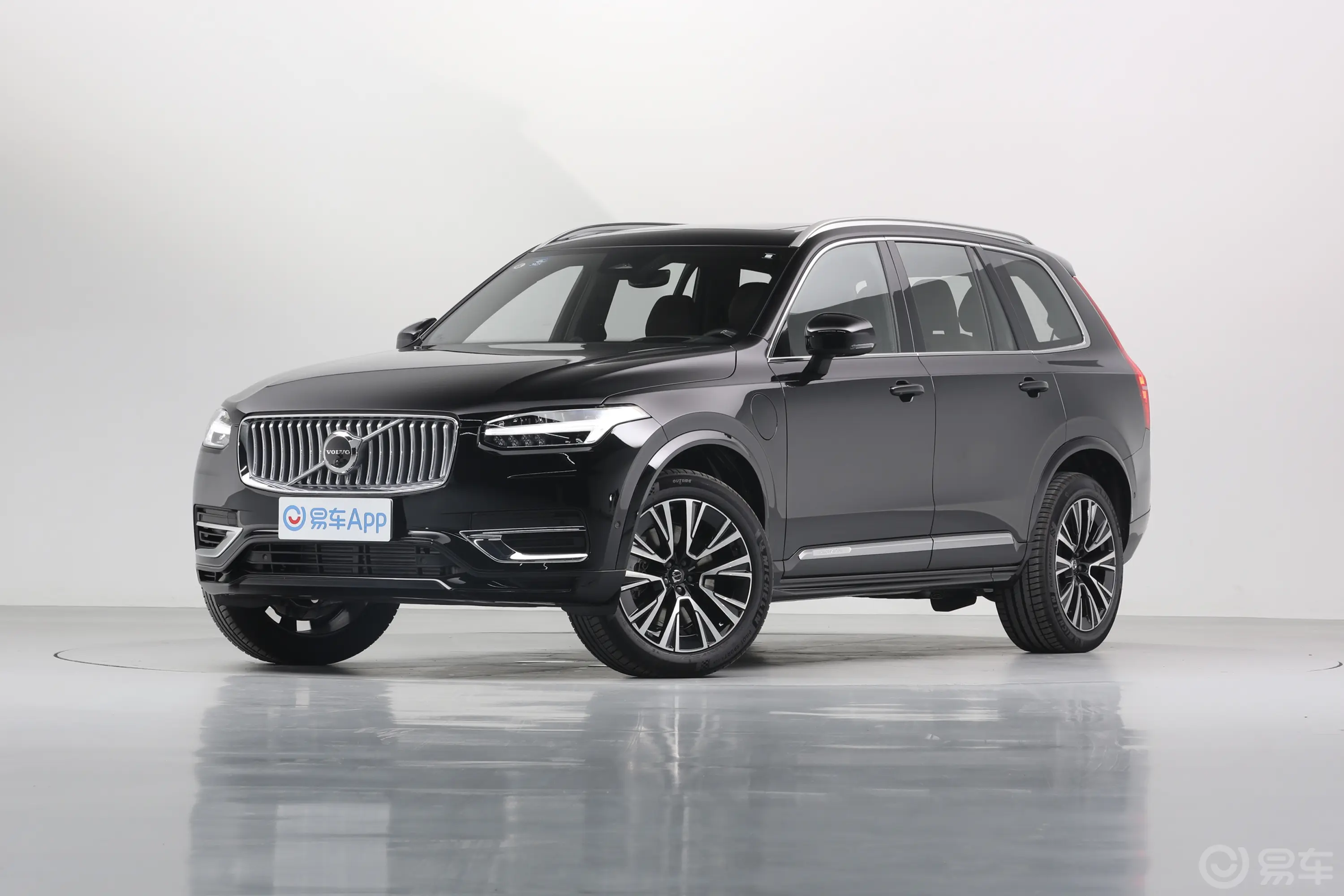 沃尔沃XC90 RECHARGET8 62km 长续航智尊豪华版侧前45度车头向左水平