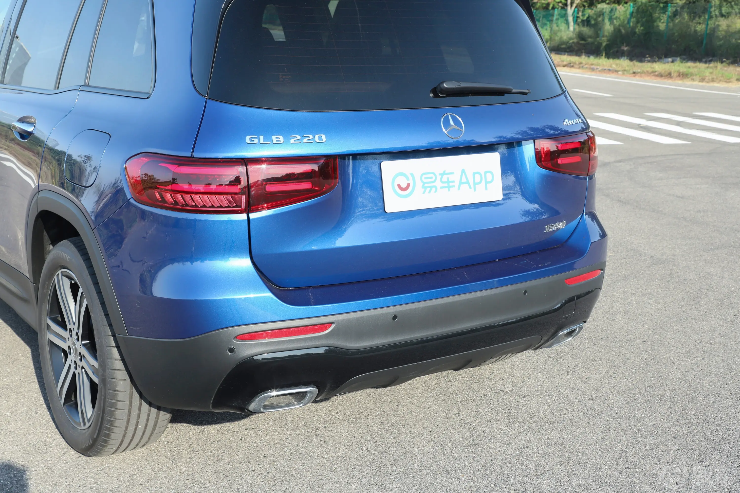 奔驰GLBGLB 220 4MATIC 7座车后雷达