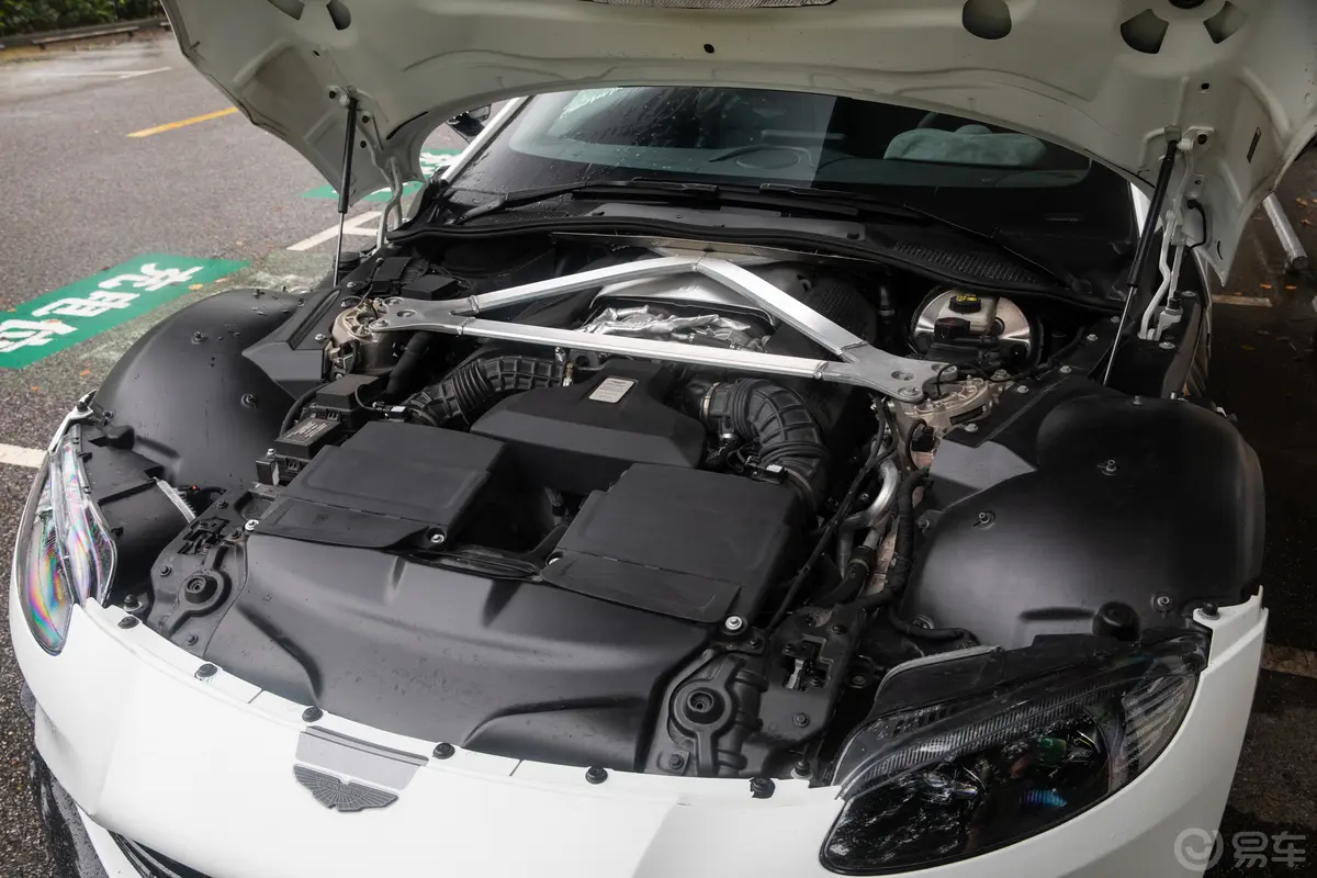 V8 VantageF1 Edition Roadster外观
