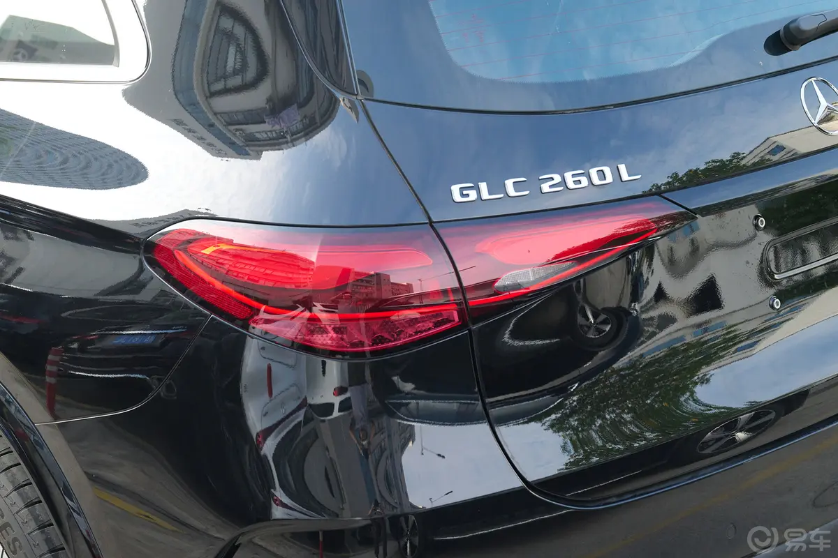 奔驰GLC改款 GLC 260 L 4MATIC 豪华型 7座尾灯侧45度俯拍