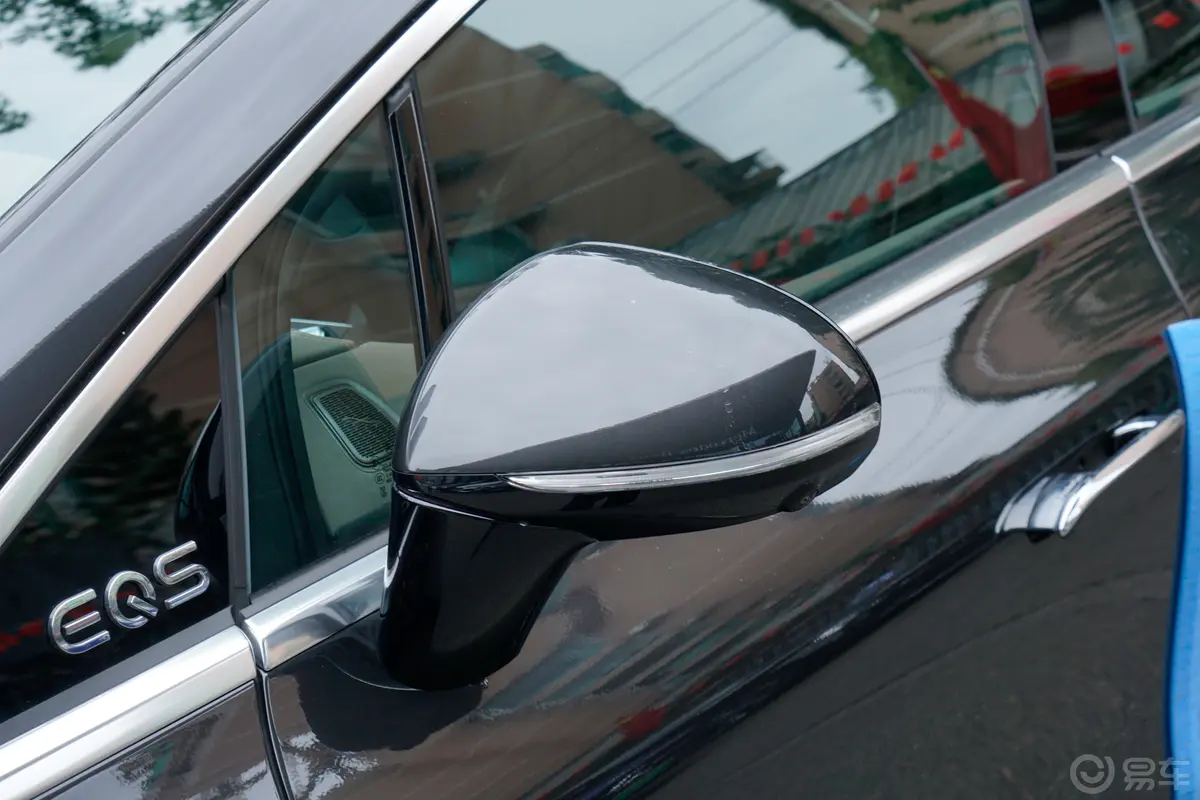 奔驰EQS改款 450+ 先锋版主驾驶后视镜背面