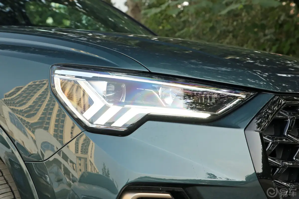 奥迪Q335 TFSI RS套件燃速型外观灯组