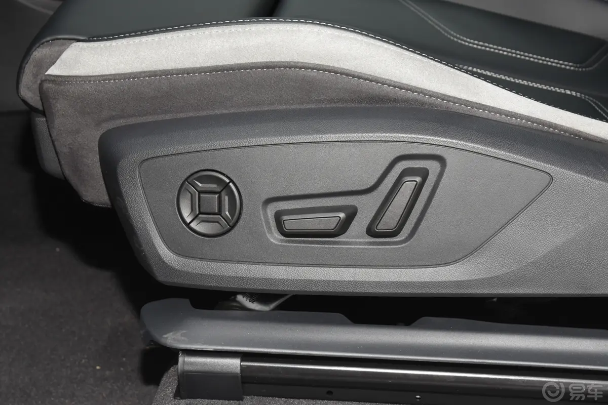 奥迪Q3 Sportback35 TFSI 进取型主驾座椅调节
