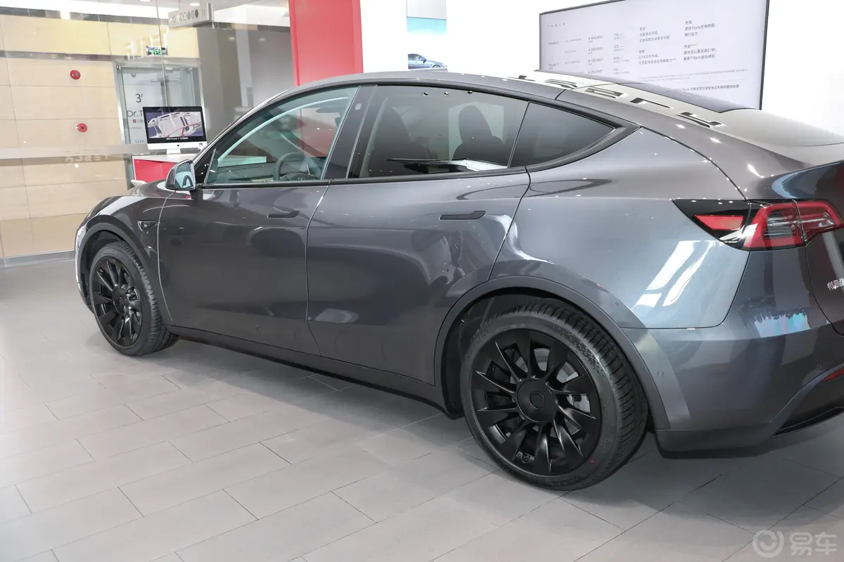 Model Y554km 后轮驱动版外观细节