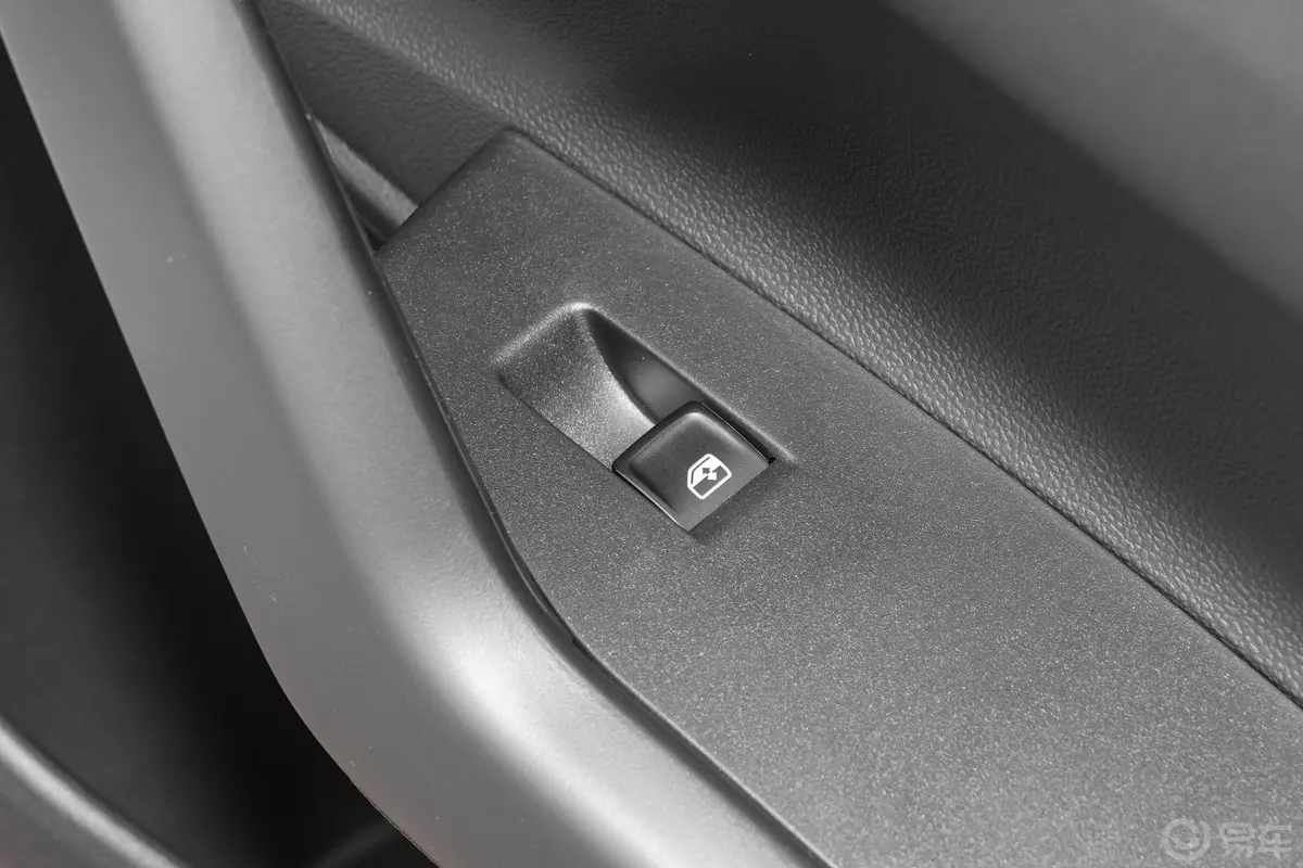 PoloPlus 1.5L 自动全景乐享版副驾驶位