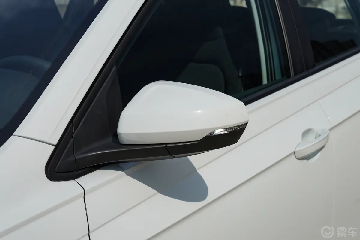 PoloPlus 1.5L 自动全景乐享版主驾驶后视镜背面