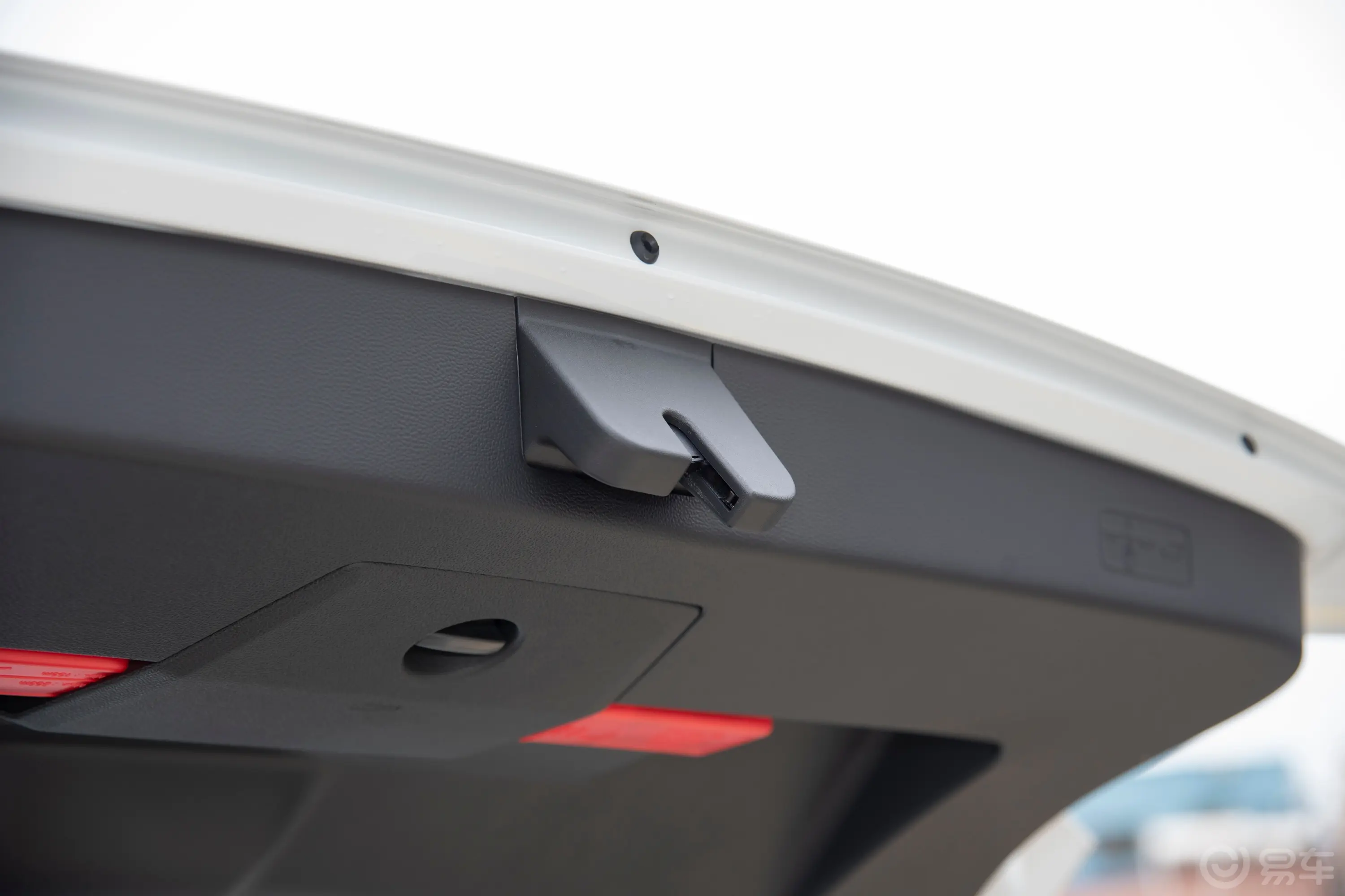 PoloPlus 1.5L 自动炫彩科技版后备厢