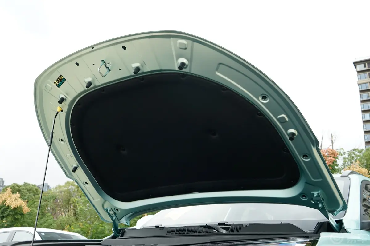 长安欧尚X5 PLUS1.5T 先锋型律动版发动机舱盖内侧