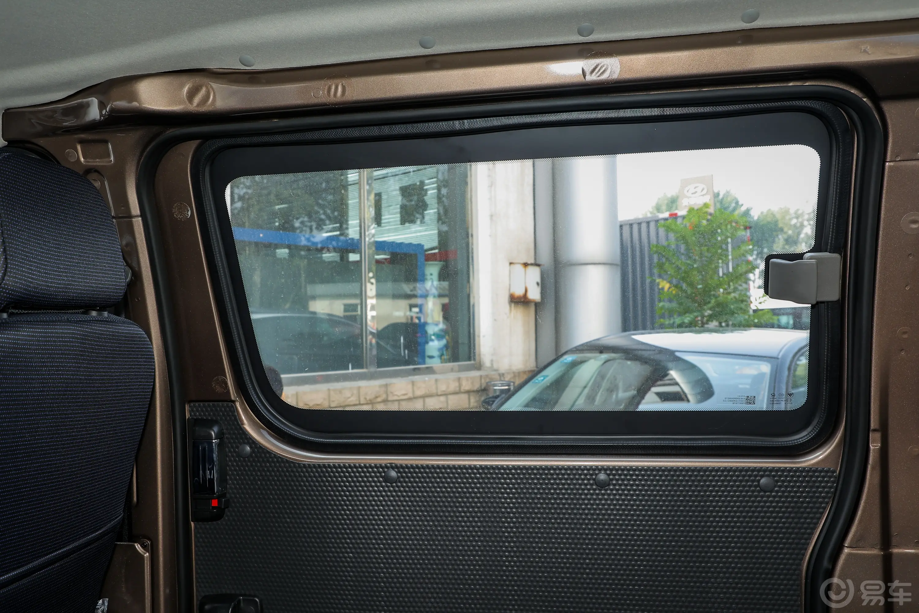 风景G5商运版  2.0L 明窗10座 汽油后排侧窗遮阳帘
