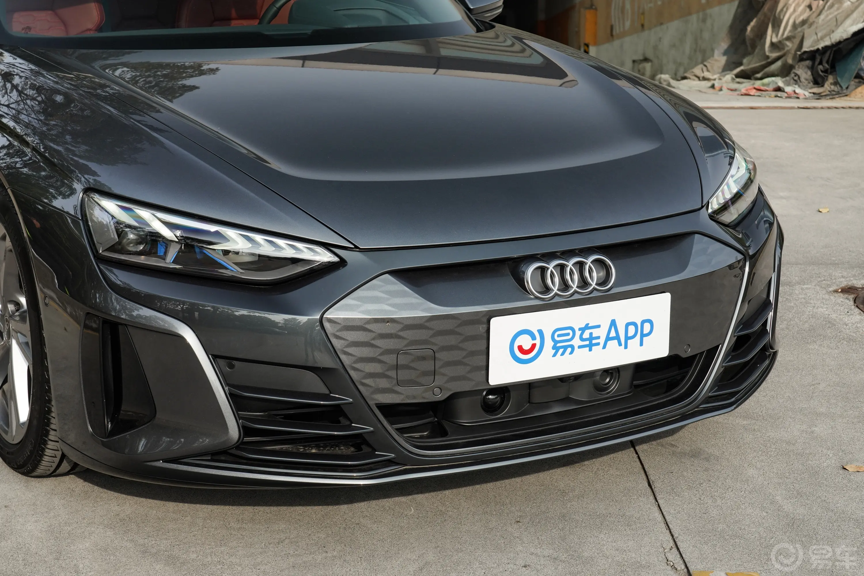 奥迪e-tron GT480km 标准型前格栅侧俯拍