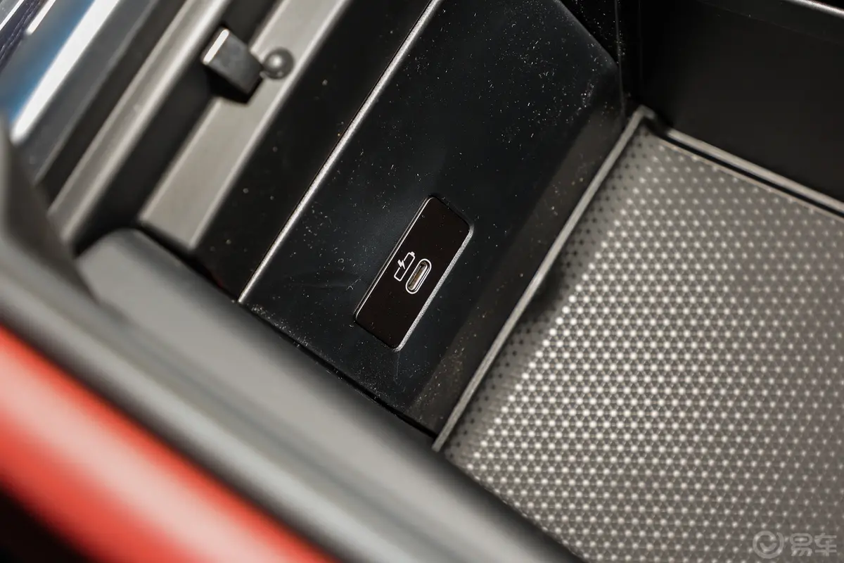 宝马X6改款 xDrive40i M运动套装中控