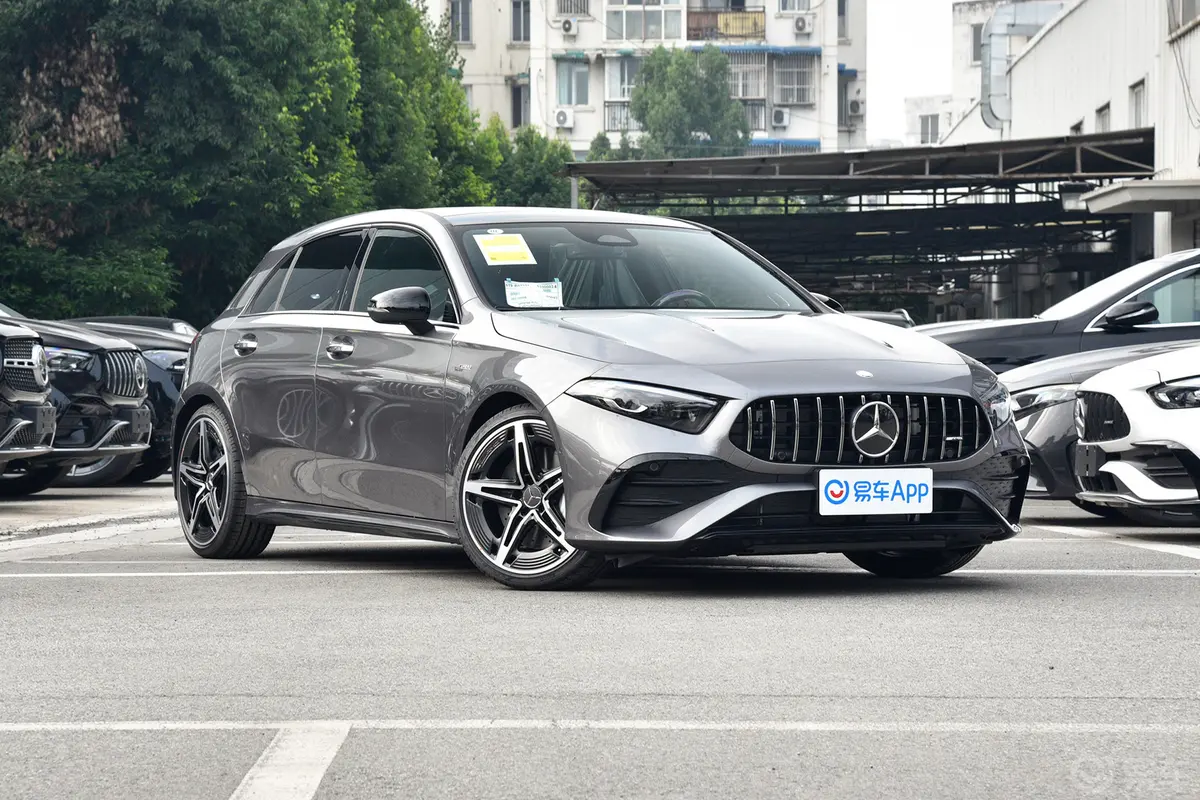 奔驰A级 AMG(进口)AMG A 35 4MATIC侧前45度车头向右水平