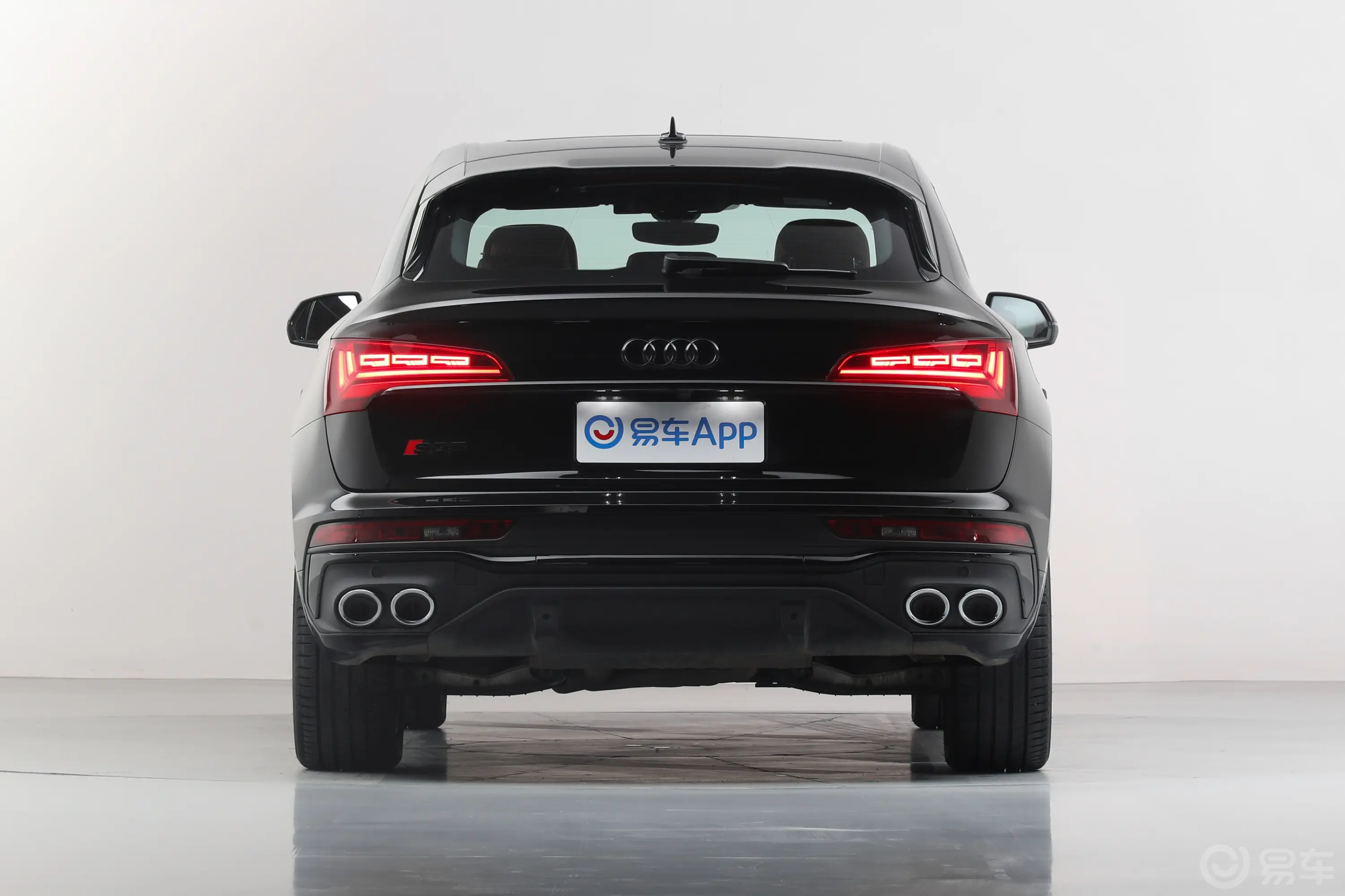 奥迪SQ5 Sportback3.0T quattro正后水平