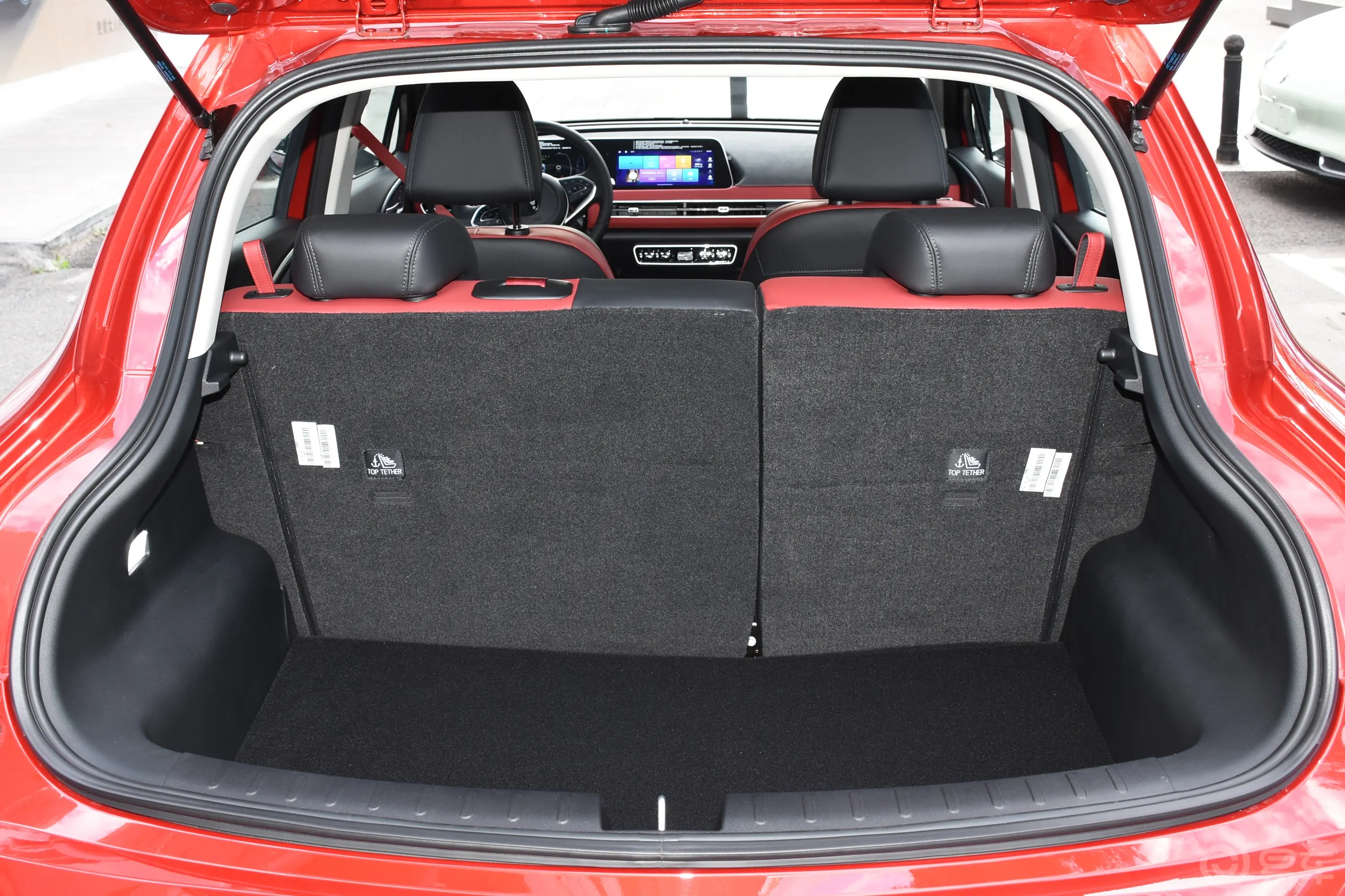 欧拉好猫GT木兰版 401km 豪华型后备厢空间特写