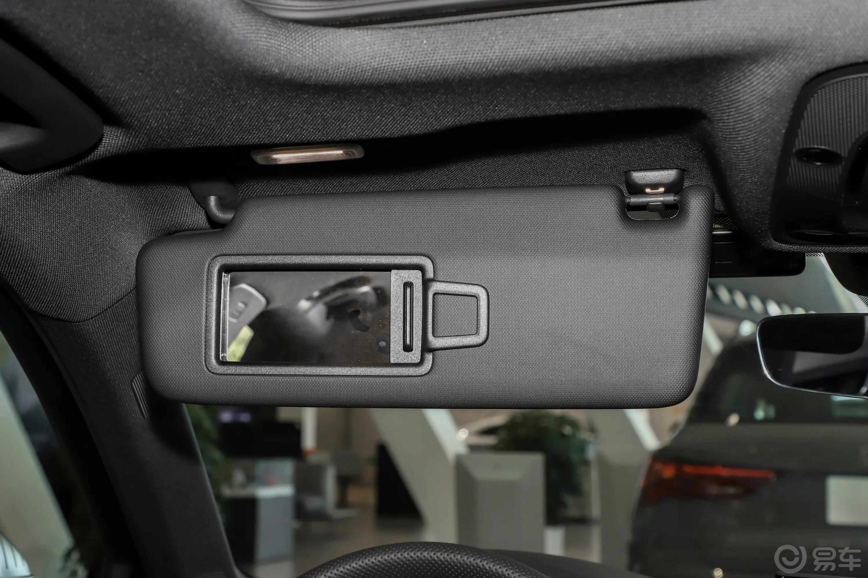奥迪RS 42.9T Avant 常规版驾驶位遮阳板